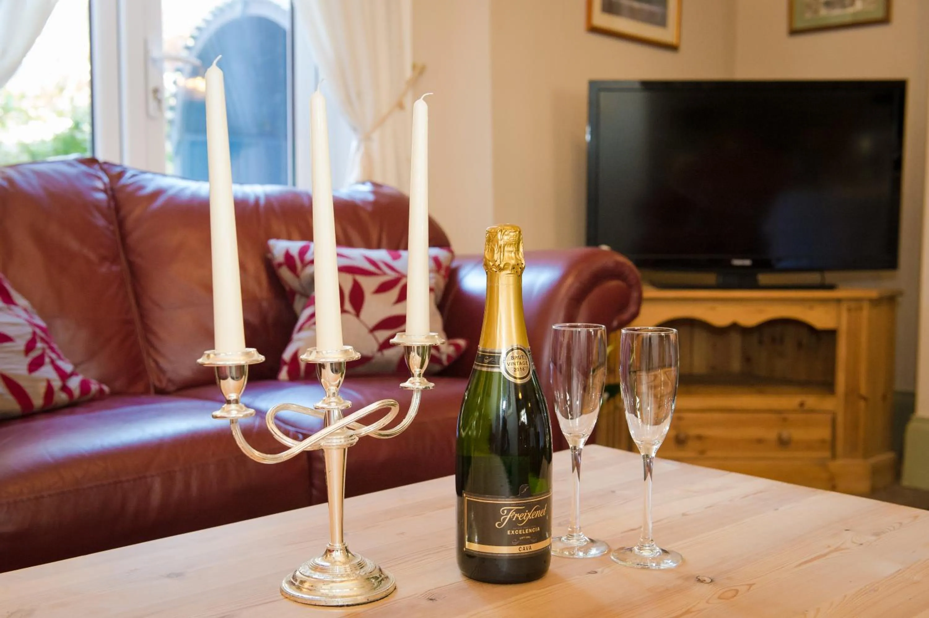 Communal lounge/ TV room in Victoria House Room Only Accommodation