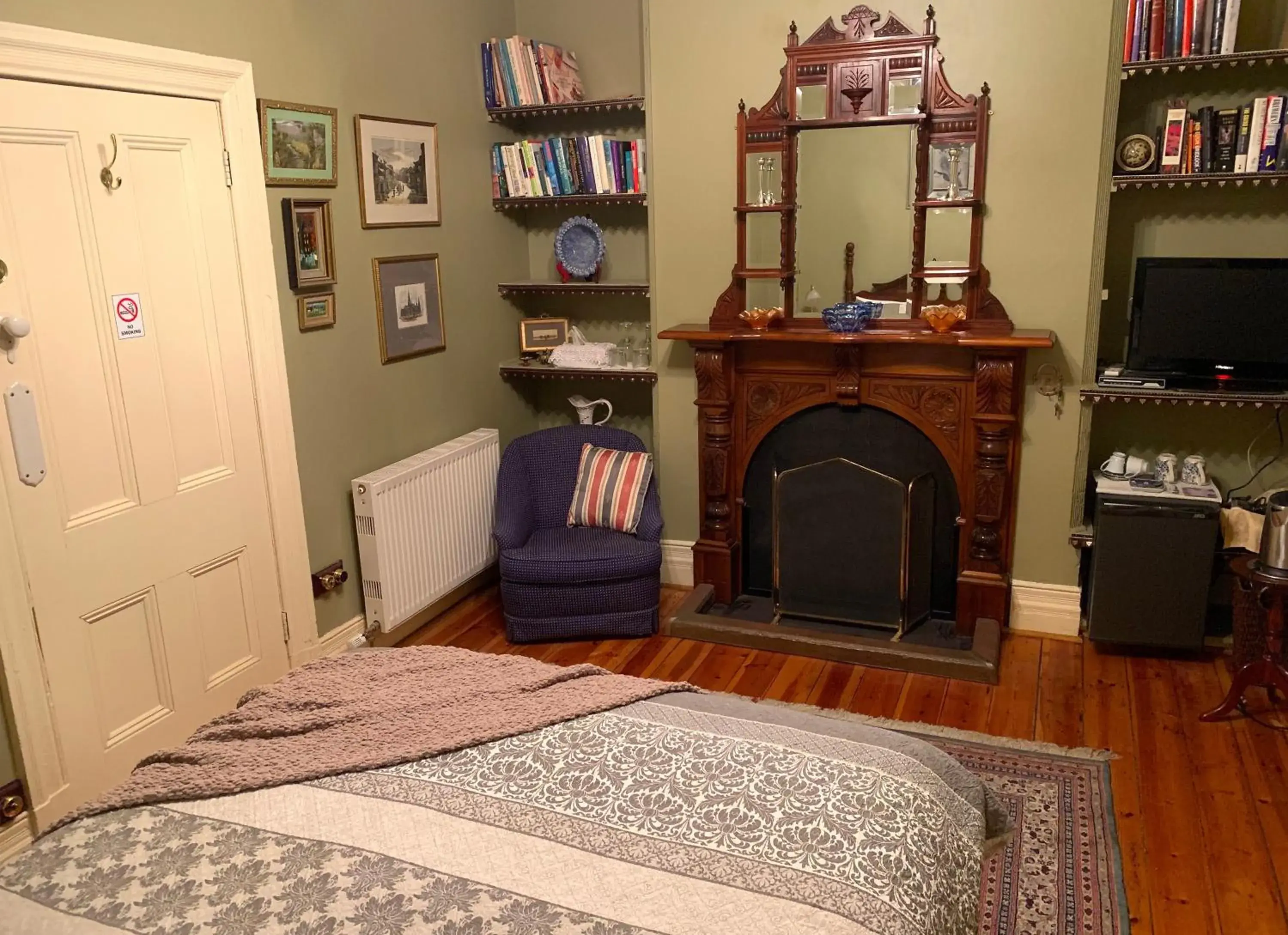 Standard Queen Room in Langley Estate, Bendigo Standard Queen Room in Langley Estate, Bendigo