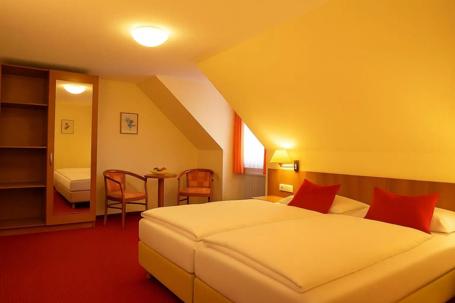 Bed in Hotel-Restaurant Zum Kirschbaum