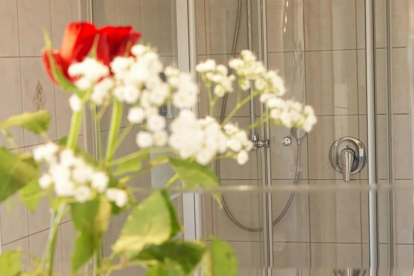 Shower in Hotel-Restaurant Zum Kirschbaum