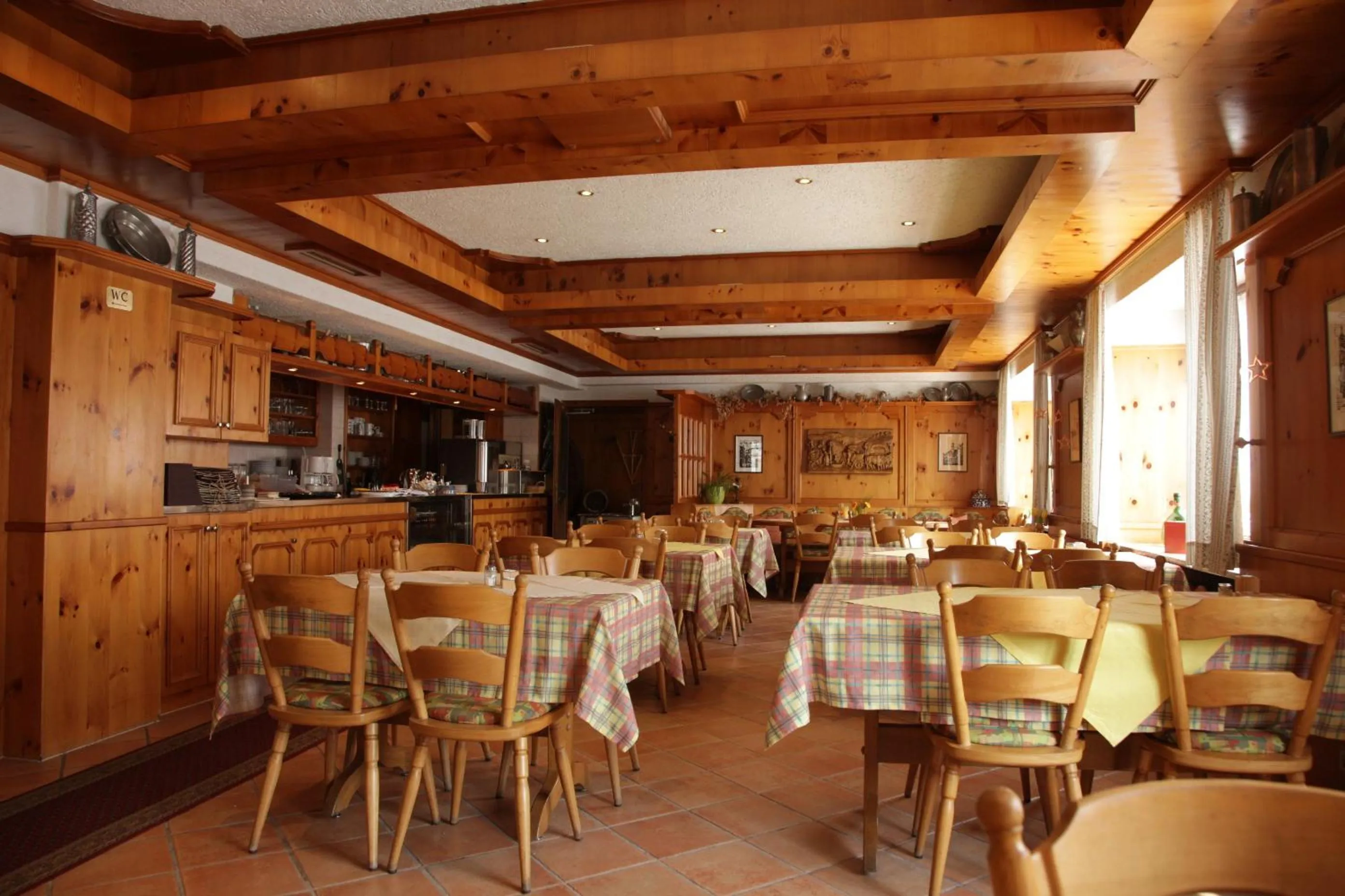 Restaurant/places to eat in Hotel-Restaurant Zum Kirschbaum