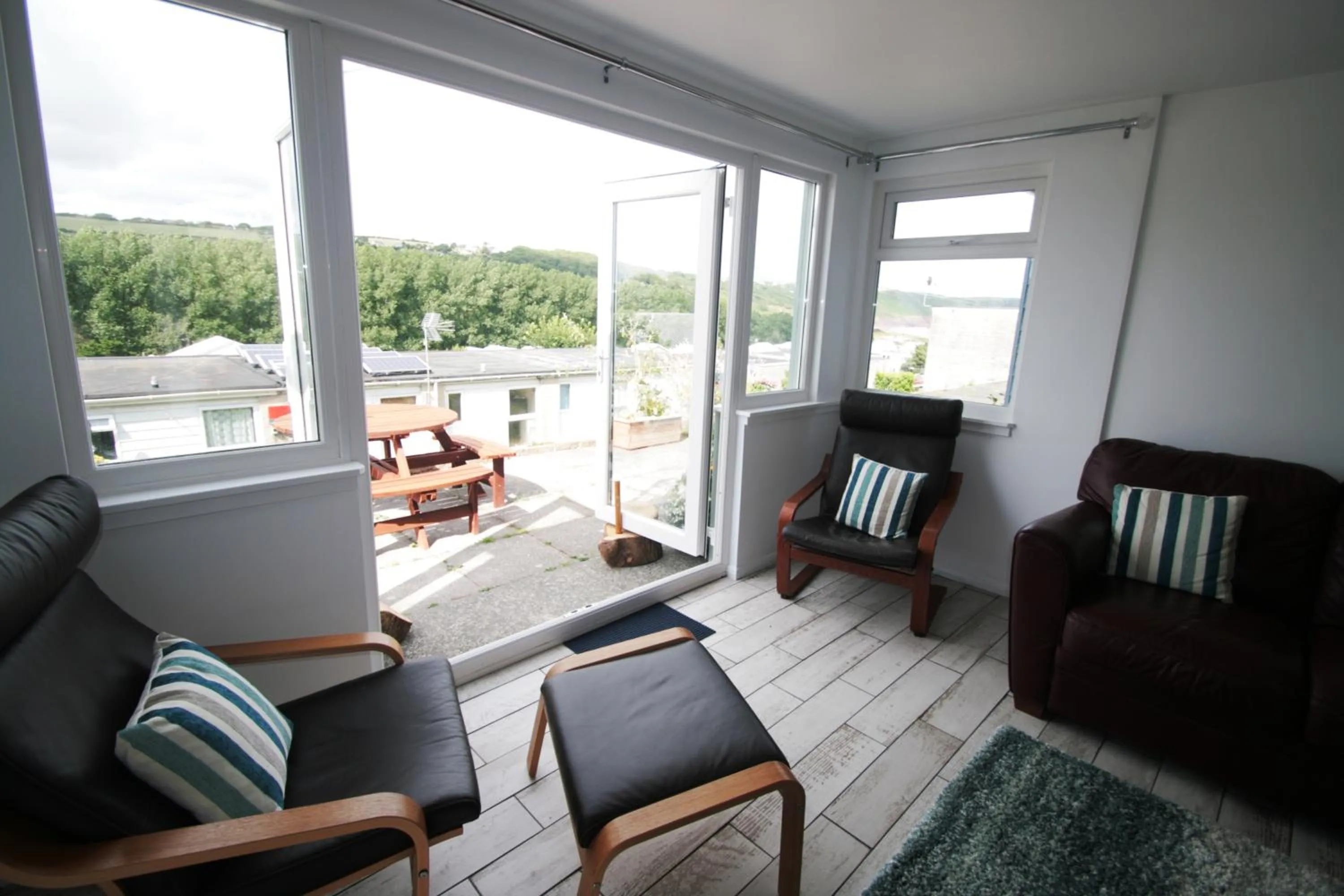 Balcony/Terrace in Freshwater Bay Holiday Cottages