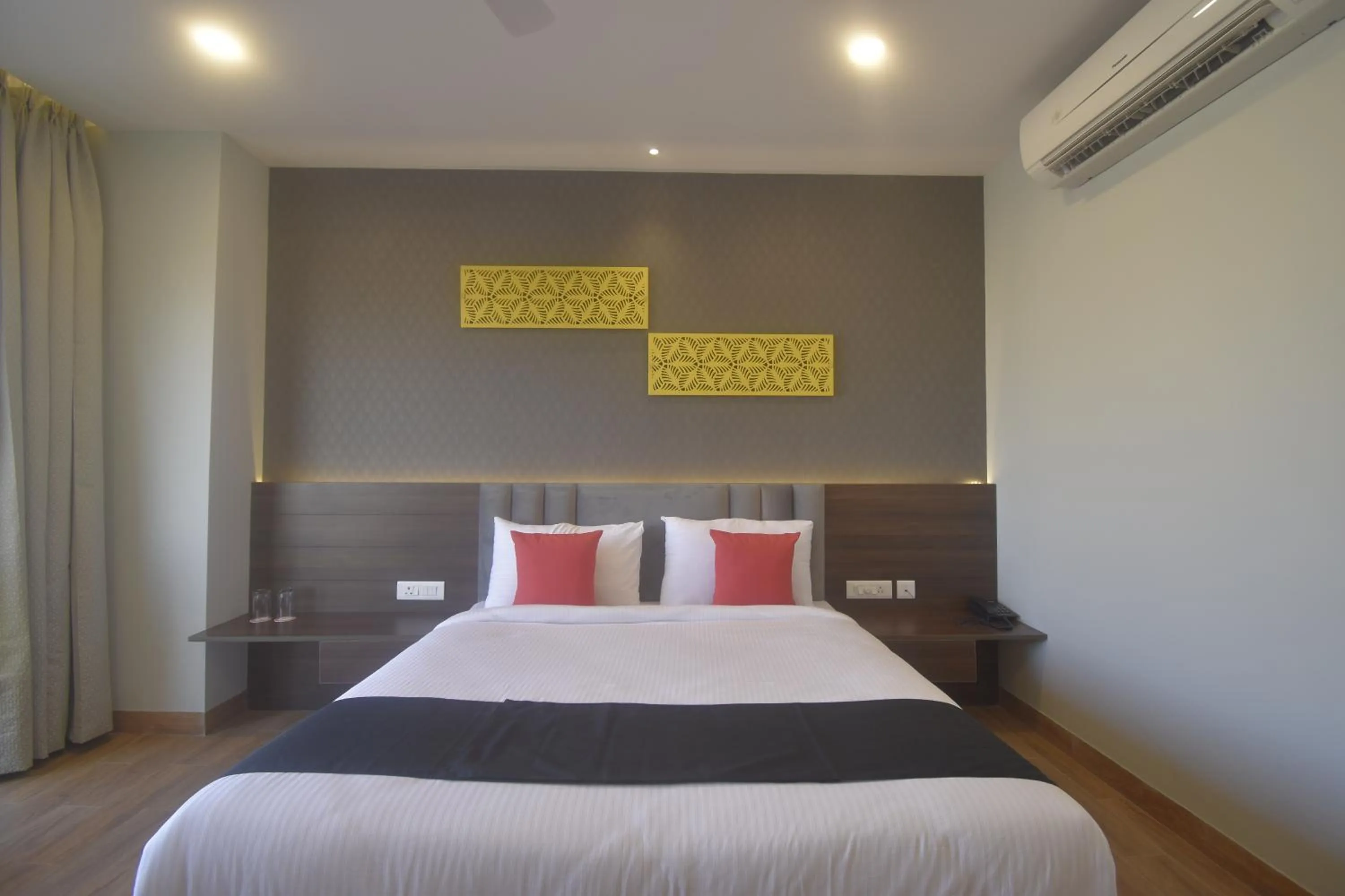 Bed in Ka10 SQUARE HOTEL & BANQUETS