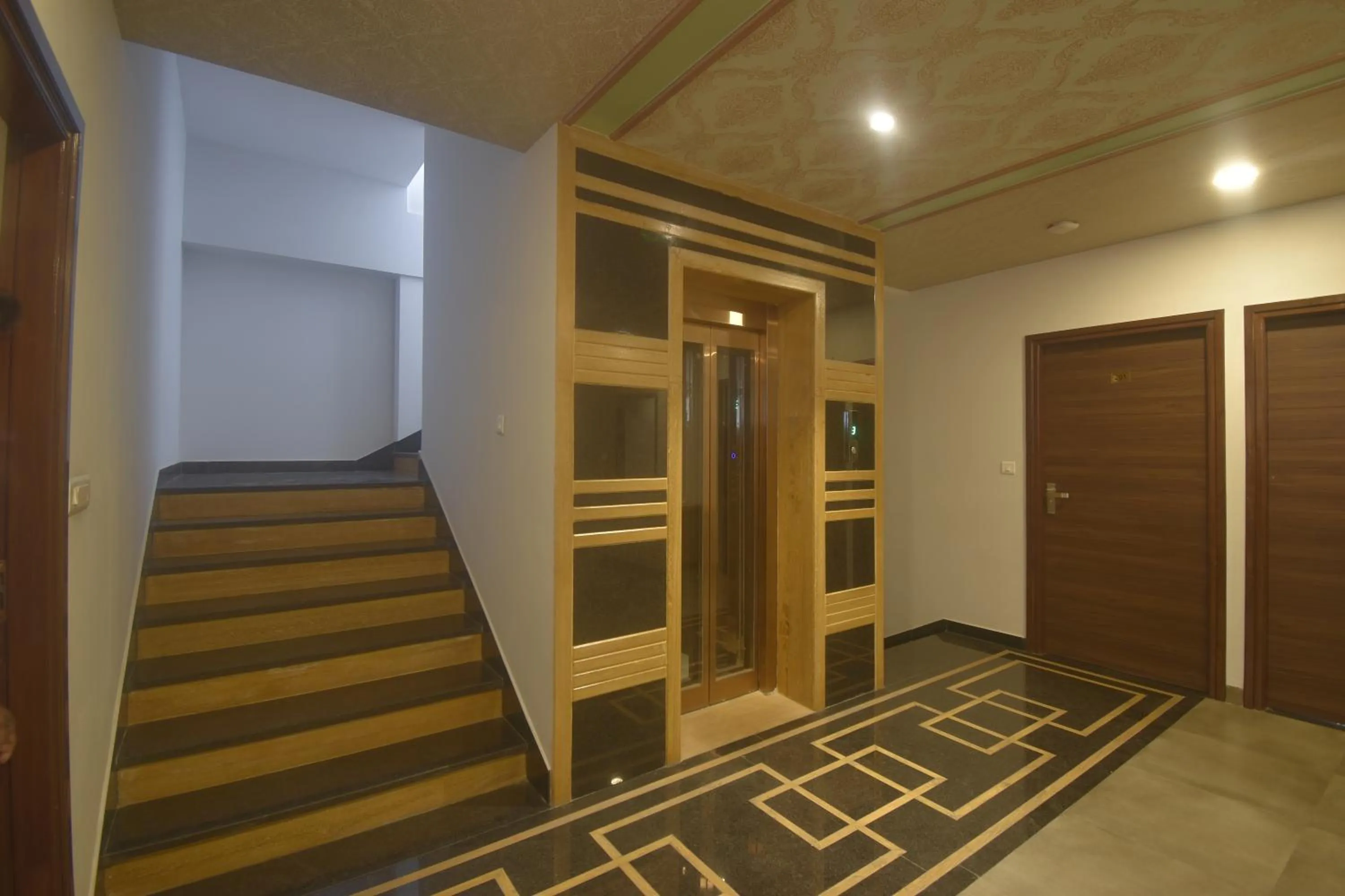 Ka10 SQUARE HOTEL & BANQUETS