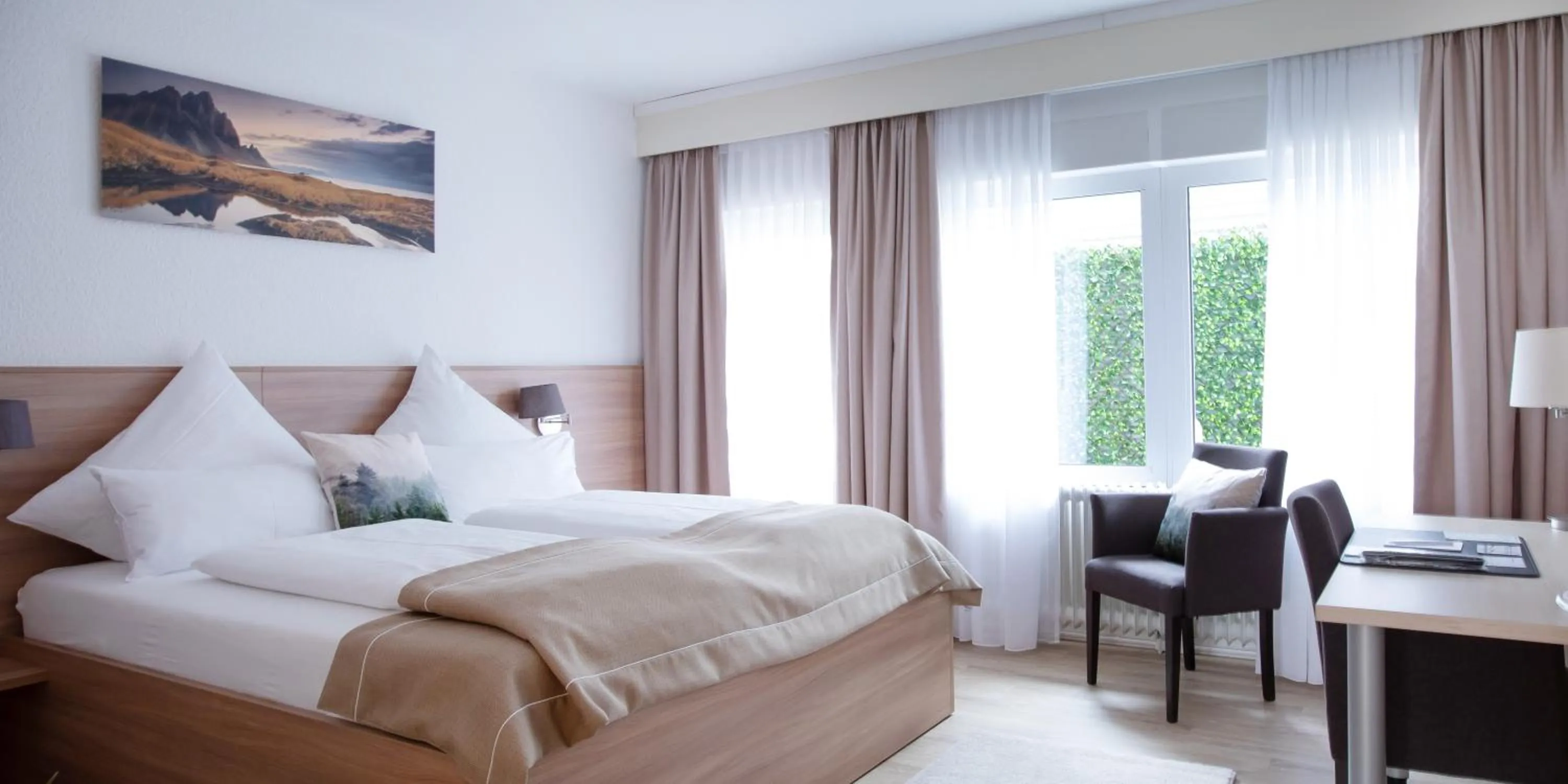 Photo of the whole room, Bed in Hotel Hangelar