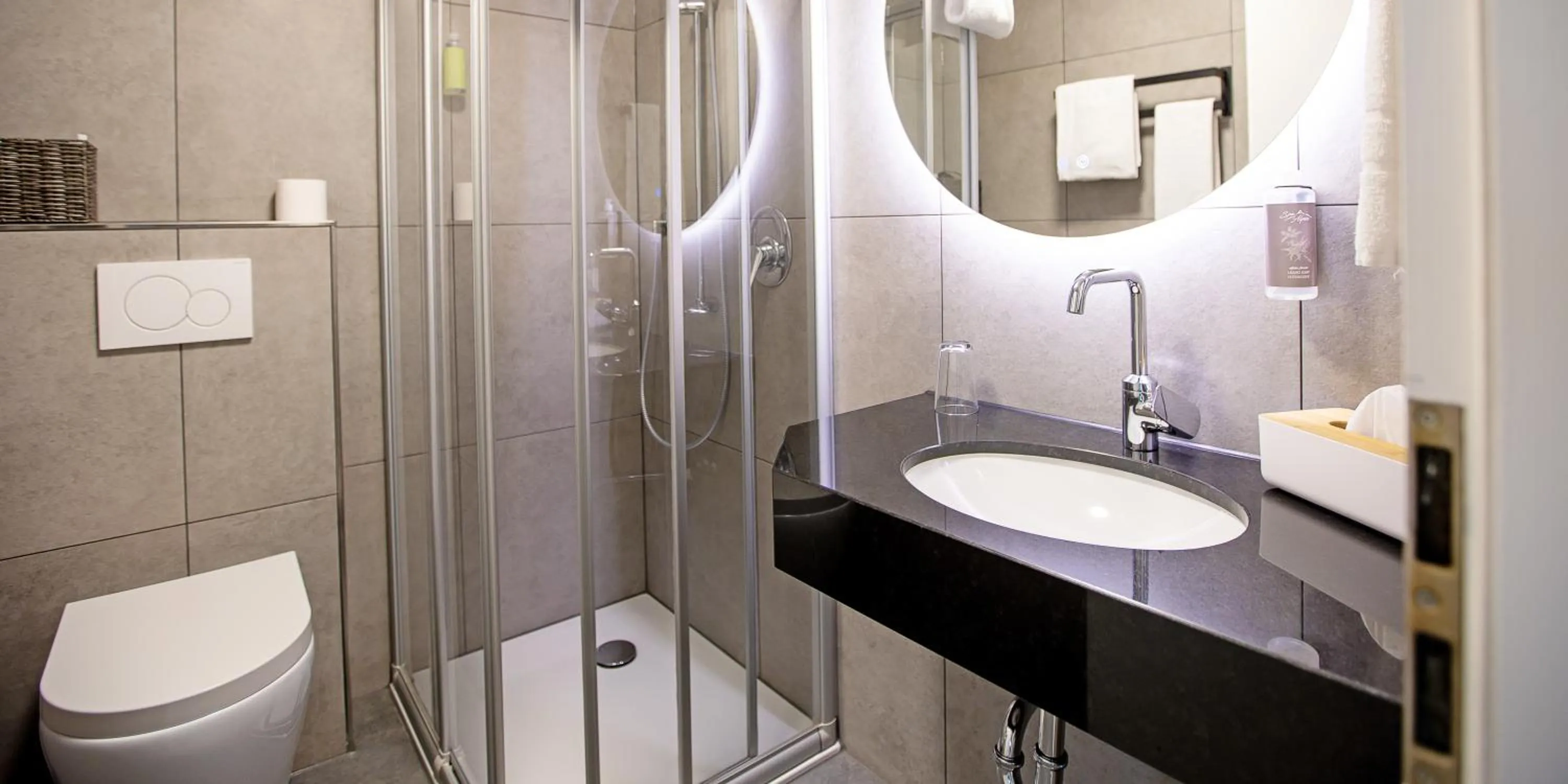 Bathroom in Hotel Hangelar