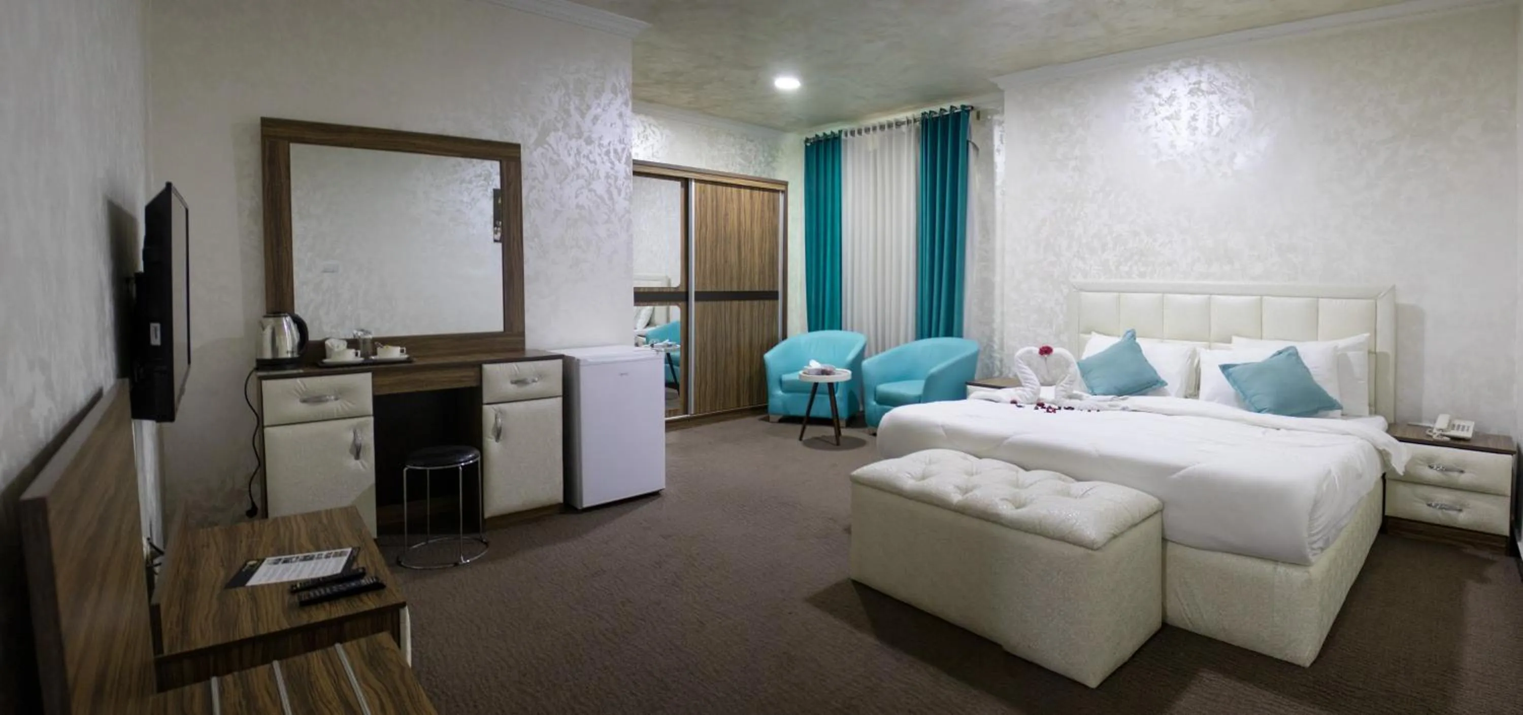 Bed in The Castle Hotel