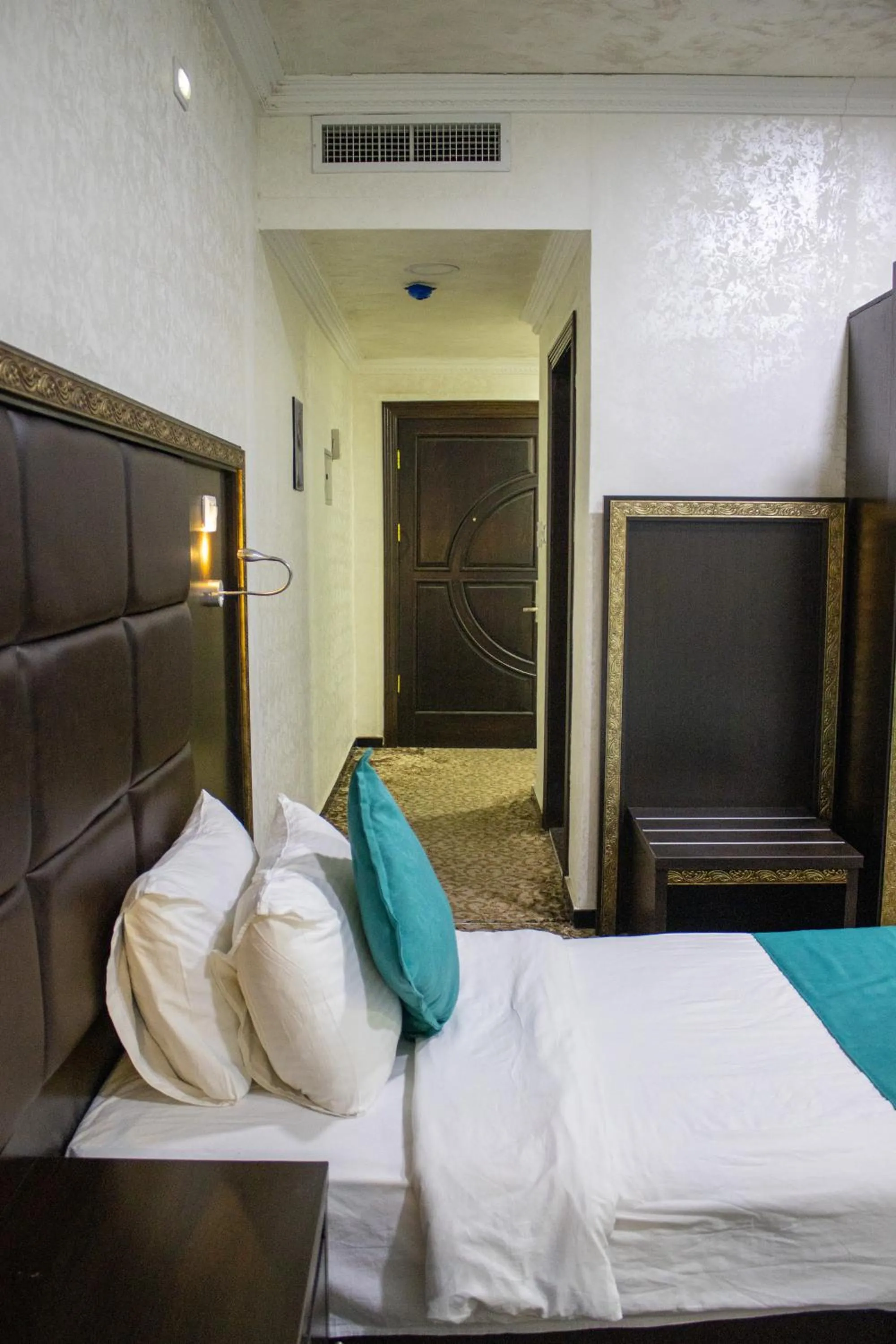 Bed in The Castle Hotel