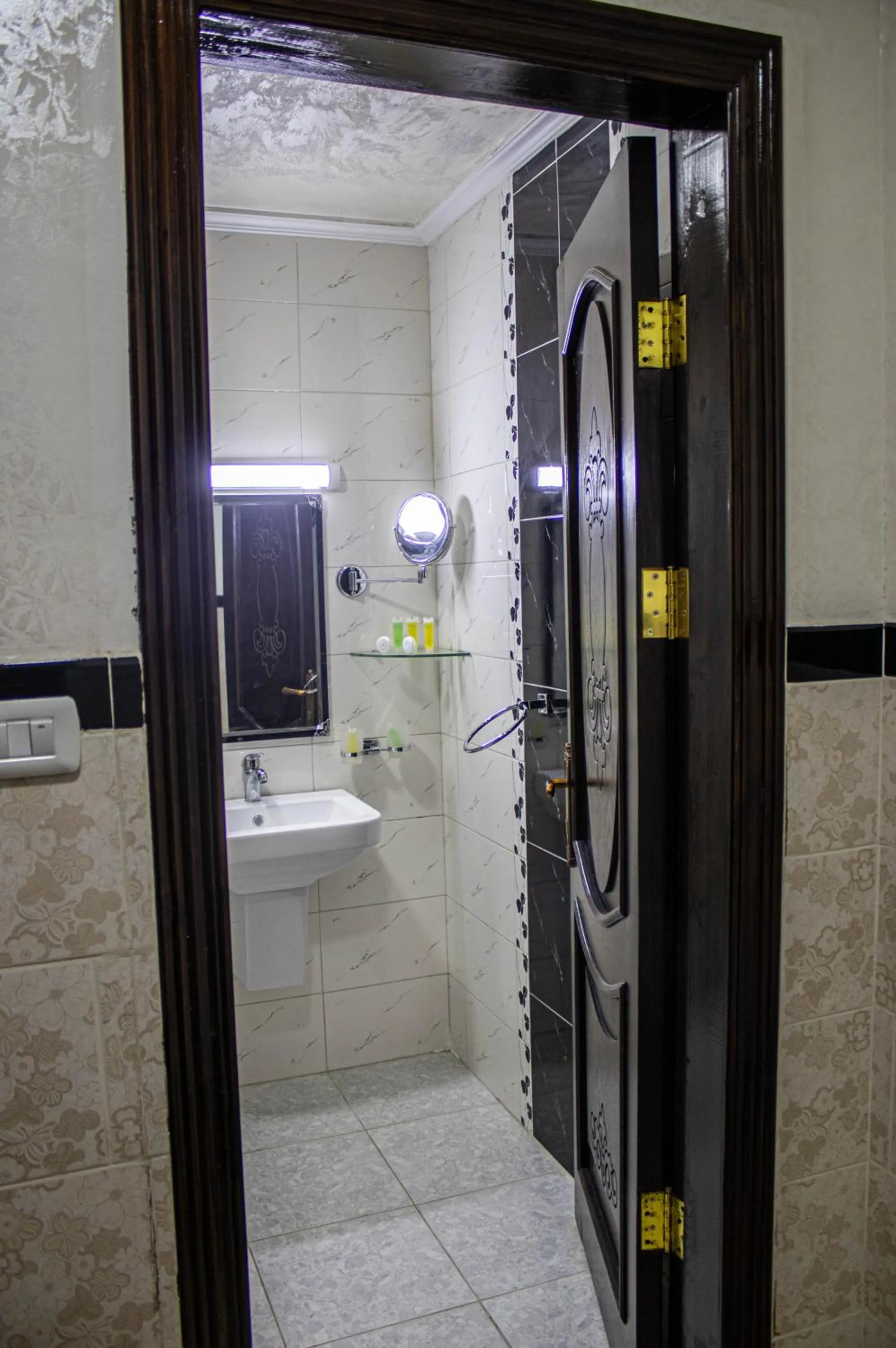 Shower in The Castle Hotel