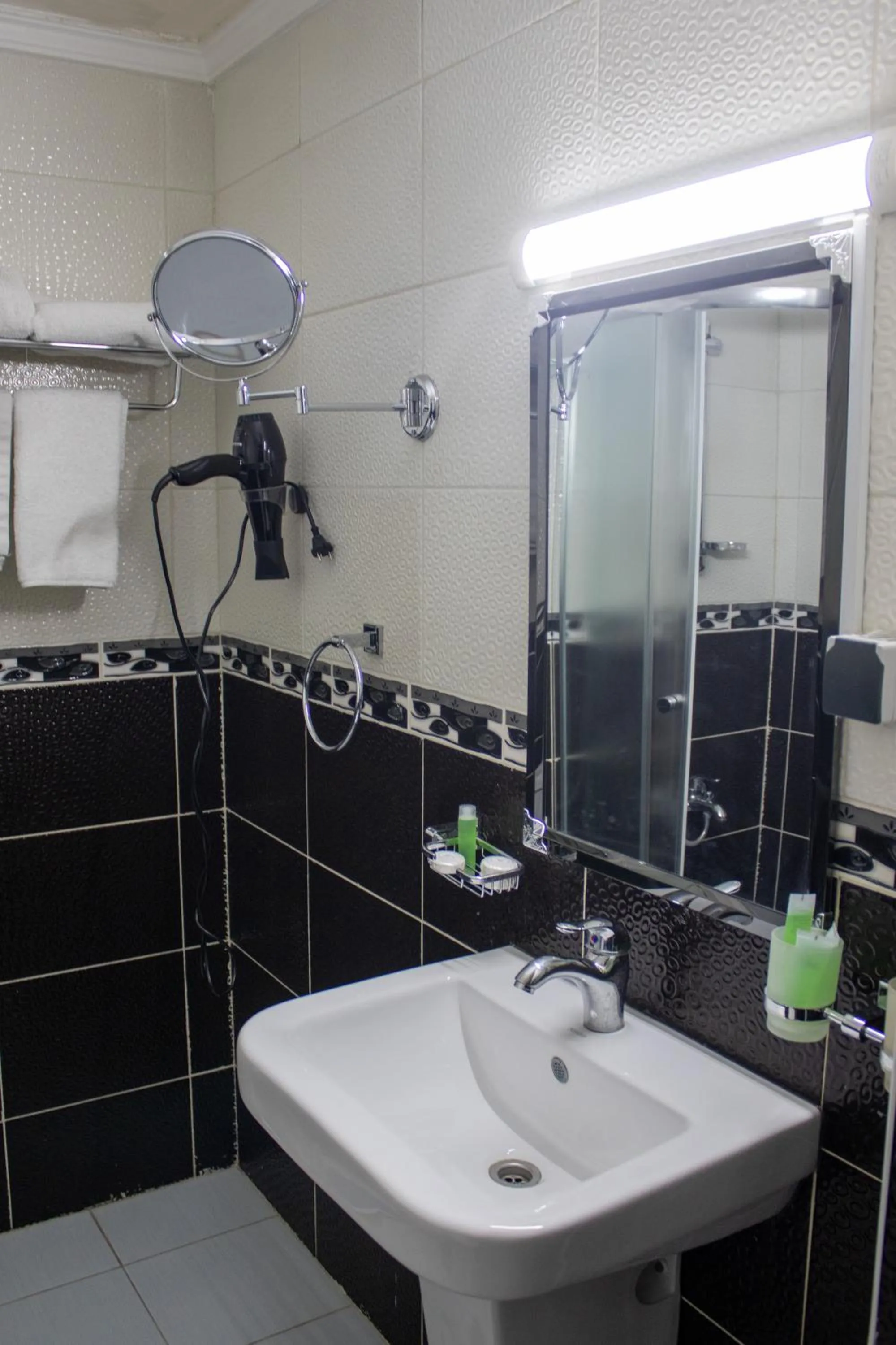 Shower in The Castle Hotel