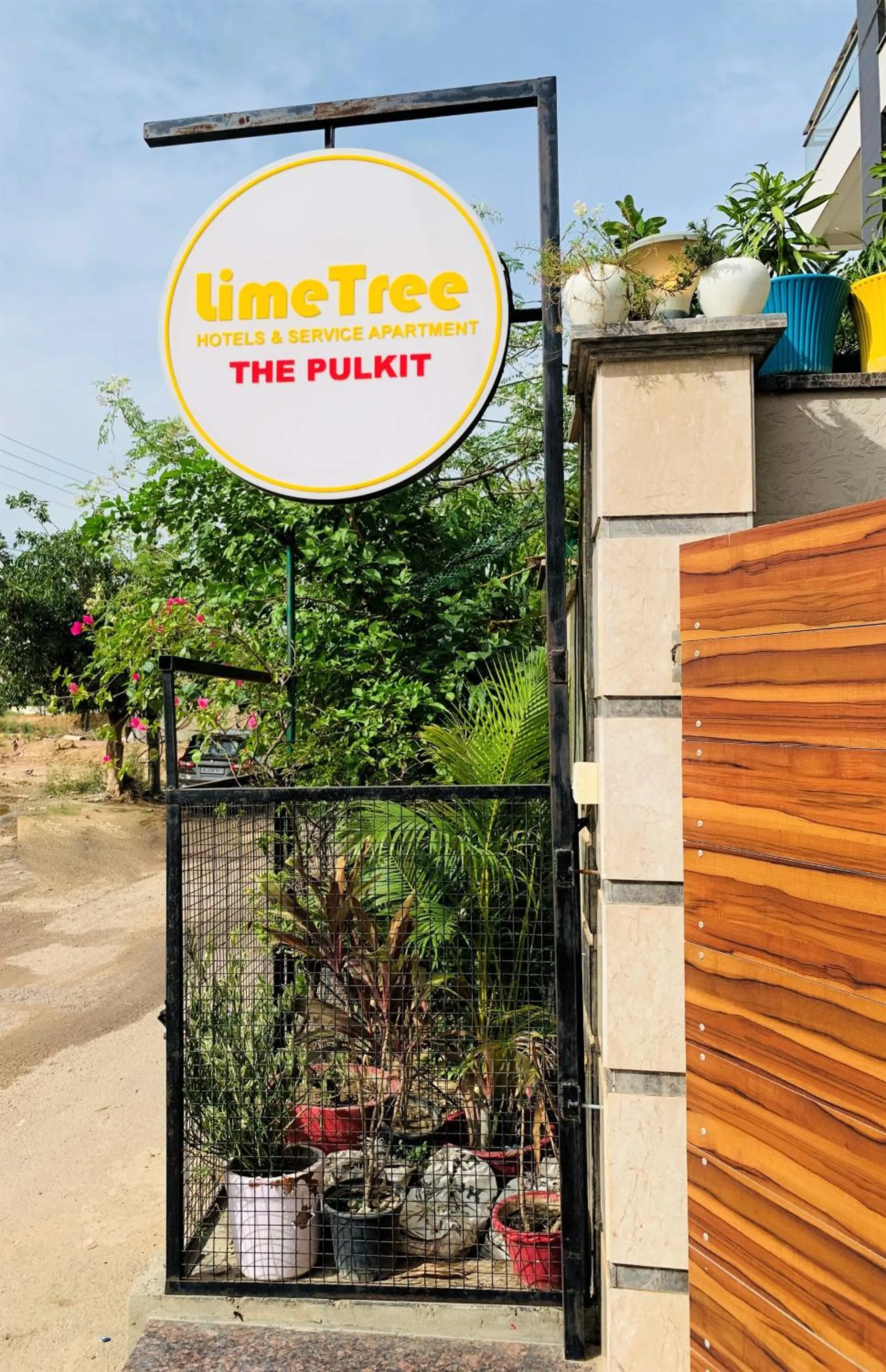 Property building in Lime Tree Hotel Pulkit Gurgaon-Artemis Hospital, Nearest Metro Huda City Centre