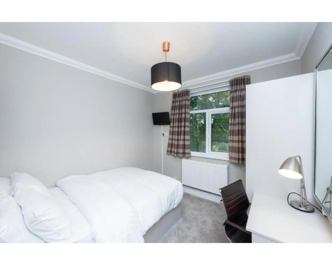 Bedroom, Bed in Uno Hotel Heathrow Windsor