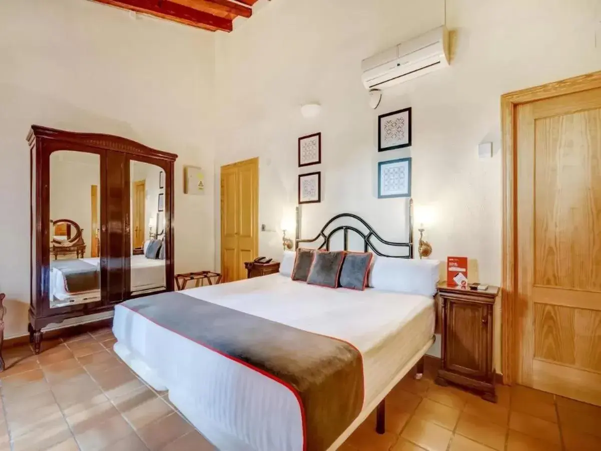 Deluxe Double Room with Balcony in Hotel Torre San Juan Deluxe Double Room with Balcony in Hotel Torre San Juan