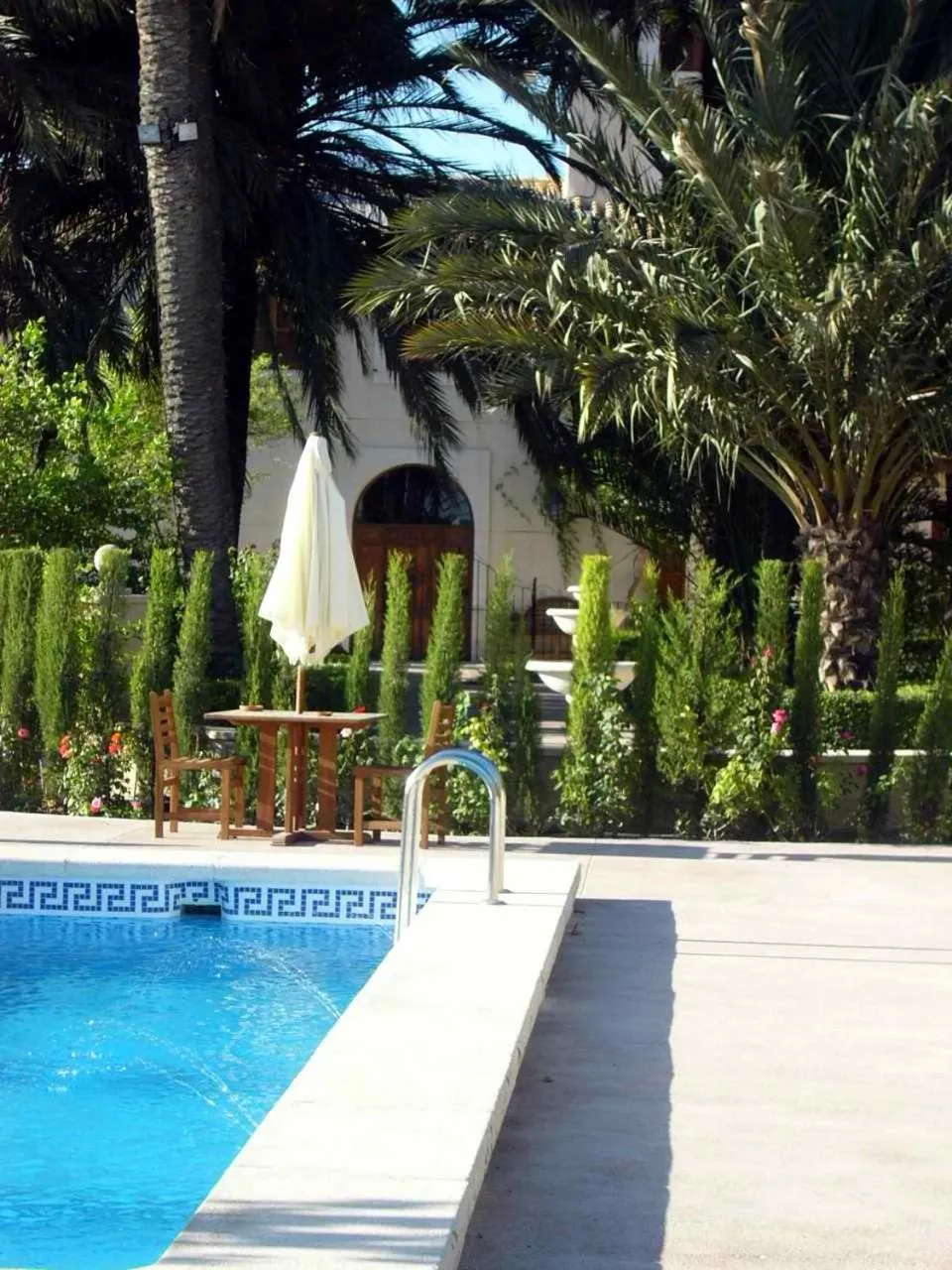 Swimming pool in Hotel Torre San Juan