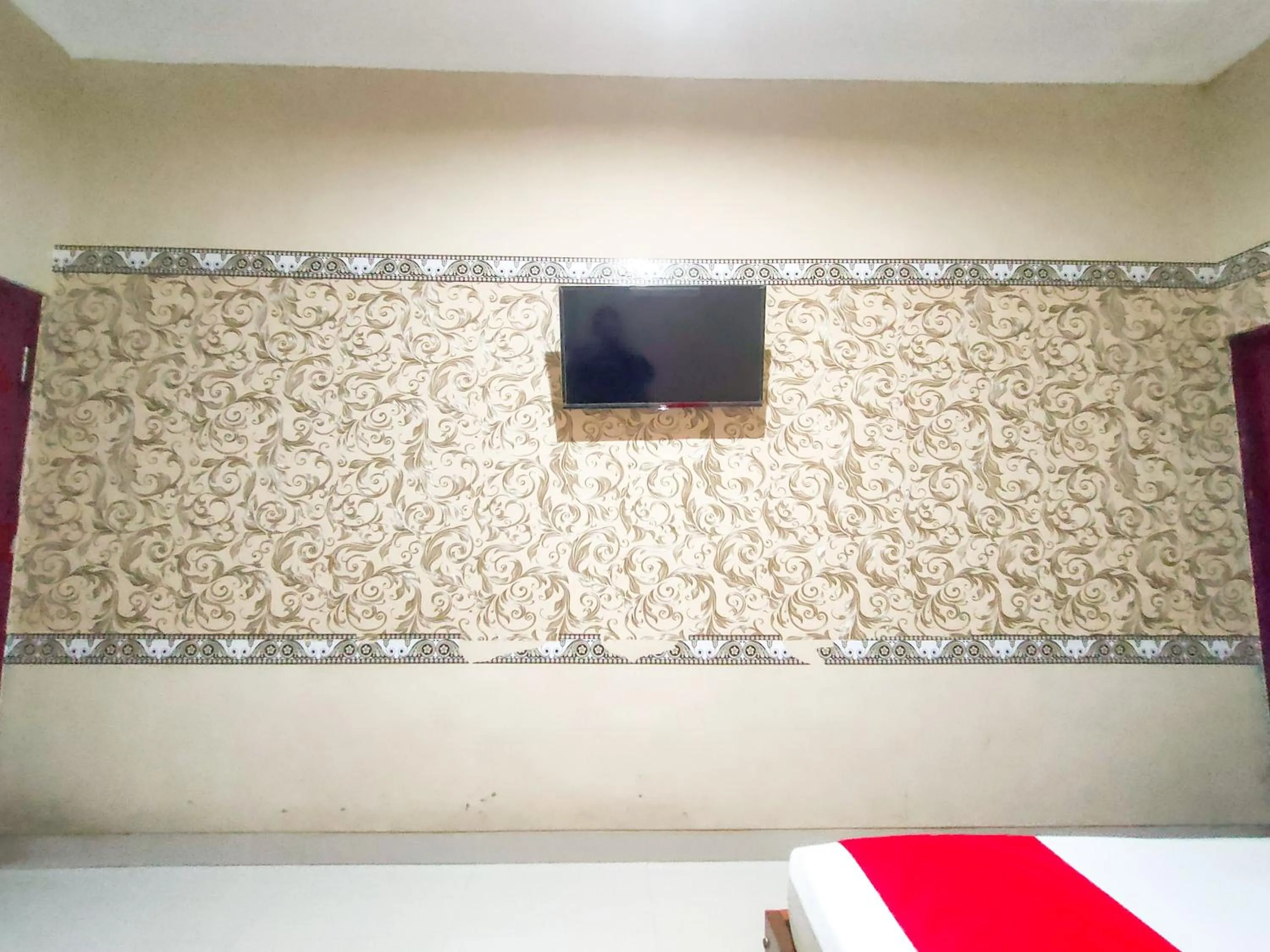 Bedroom in RedDoorz Syariah at Graha Adi Karya Kartasura