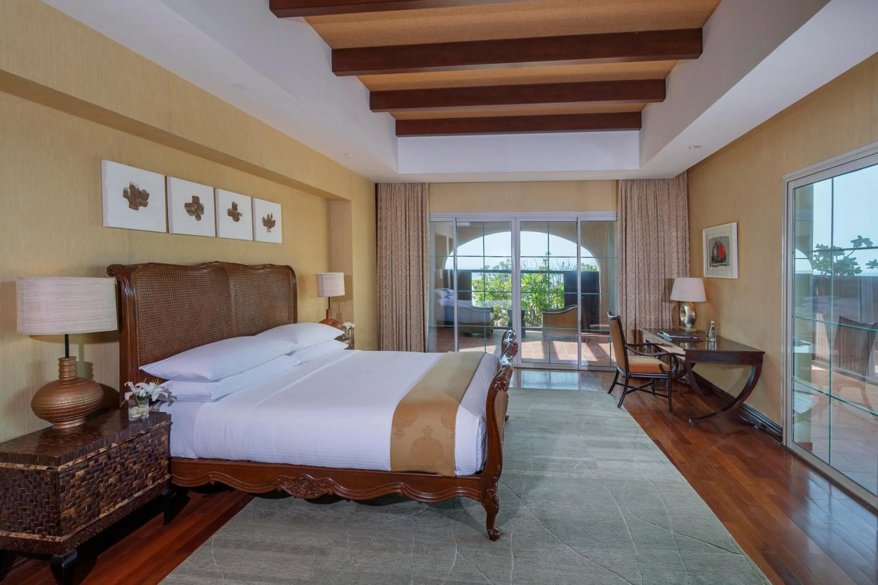 Bed in Anantara Desert Islands Resort & Spa