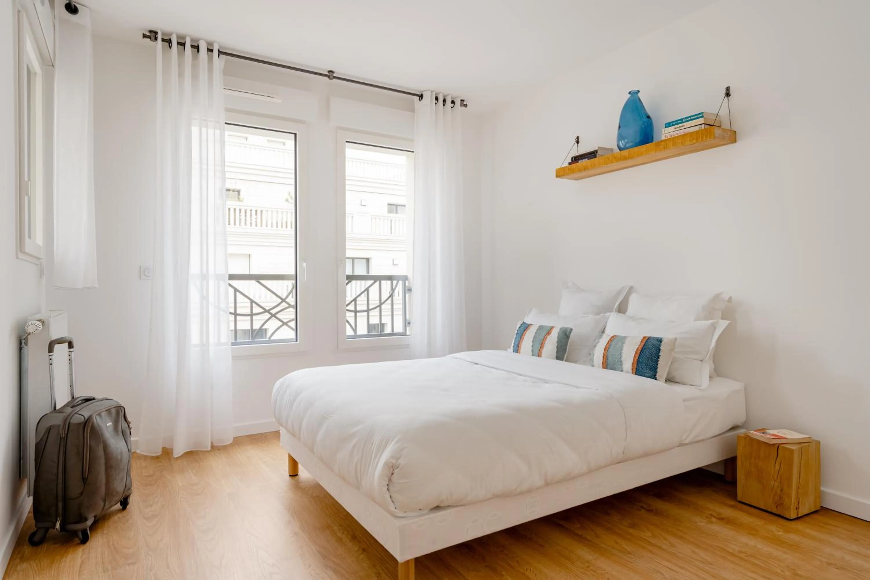 Bedroom in Edgar Suites Levallois – Jules Verne