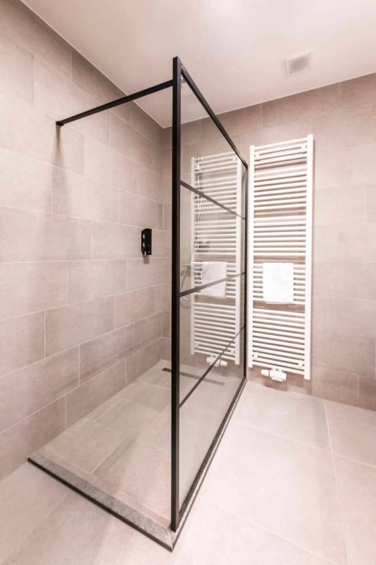 Shower in Belcasa Beach Suites & Lofts Aparthotel