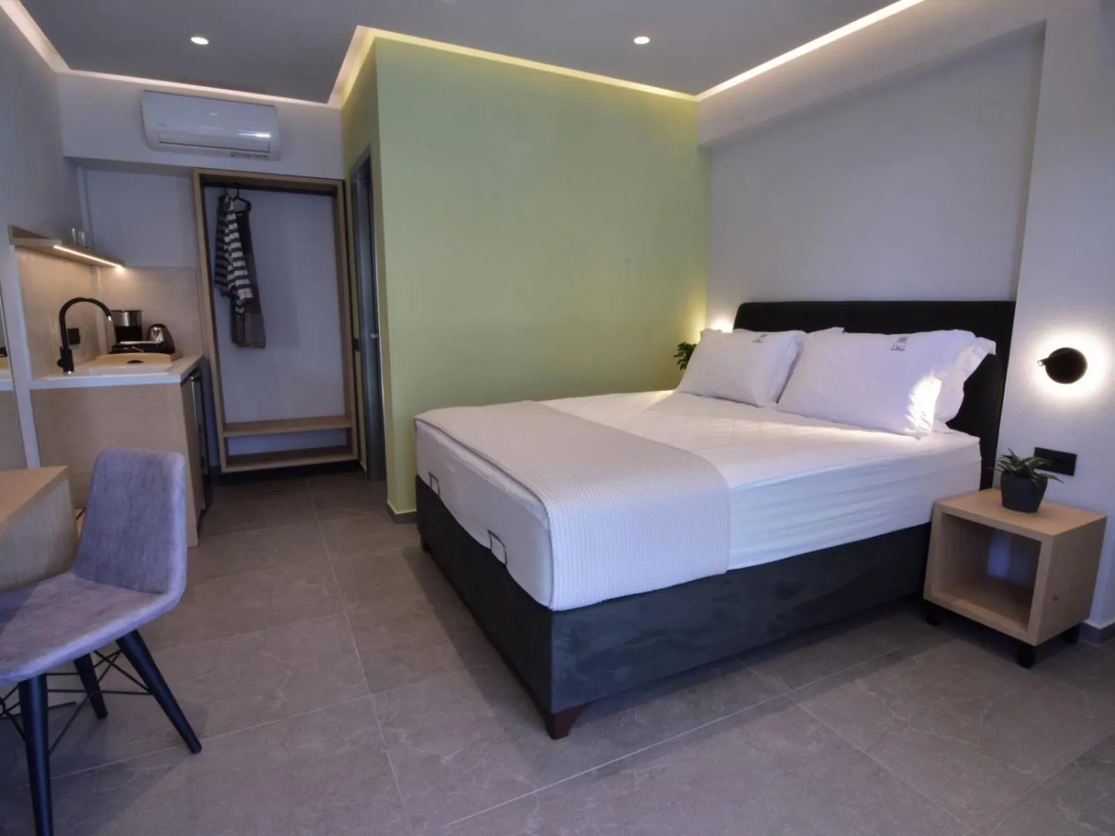 Bed in Aloe The Green Suites - Nikiti Halkidiki