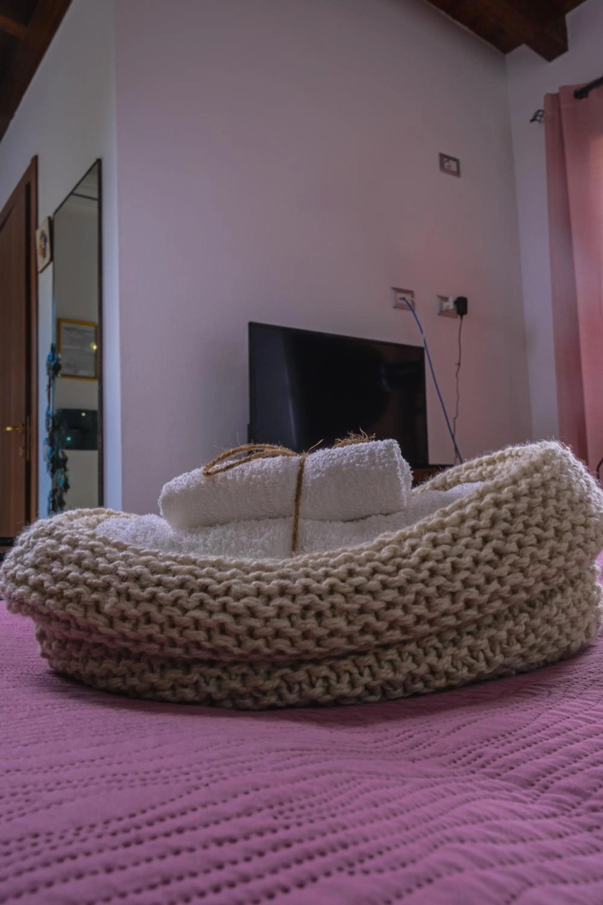 Photo of the whole room, Bed in Funtana'e Mari