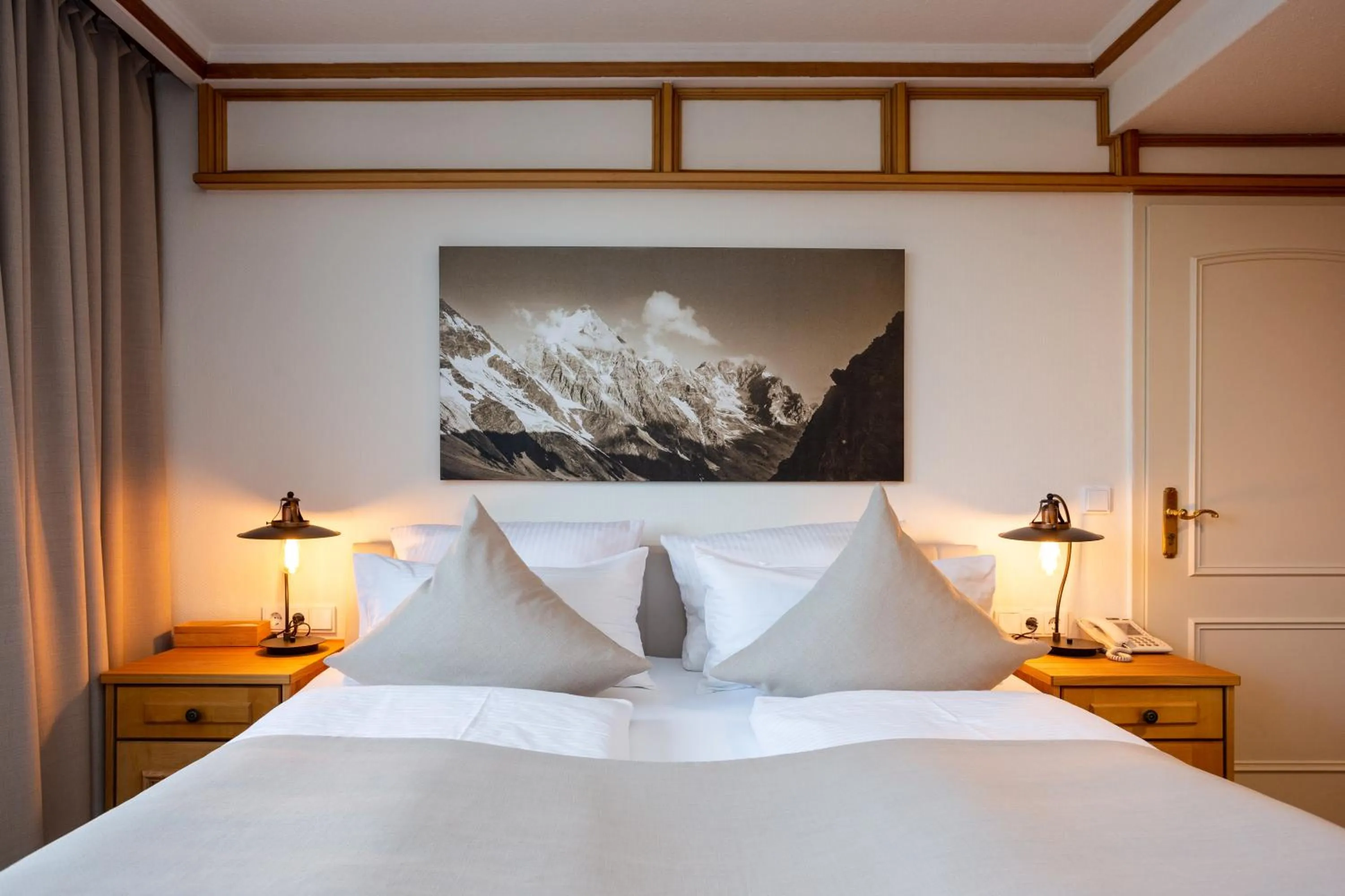 Bed in Das Parkhotel