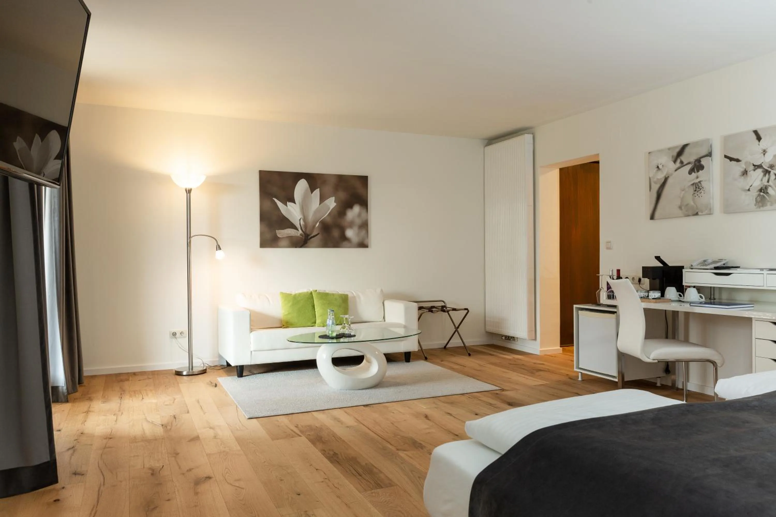 Photo of the whole room, Bed in Das Parkhotel