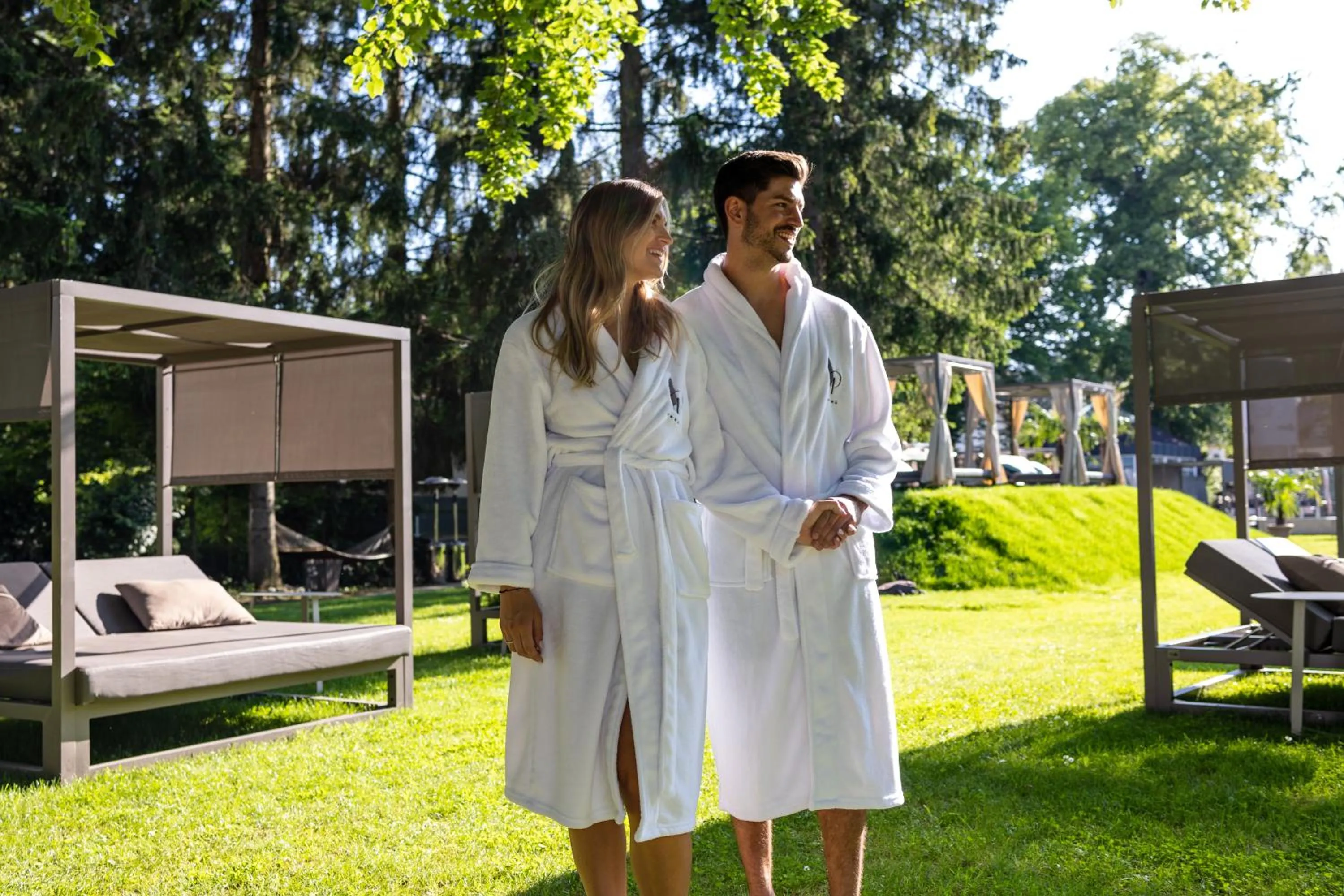 People in Das Parkhotel