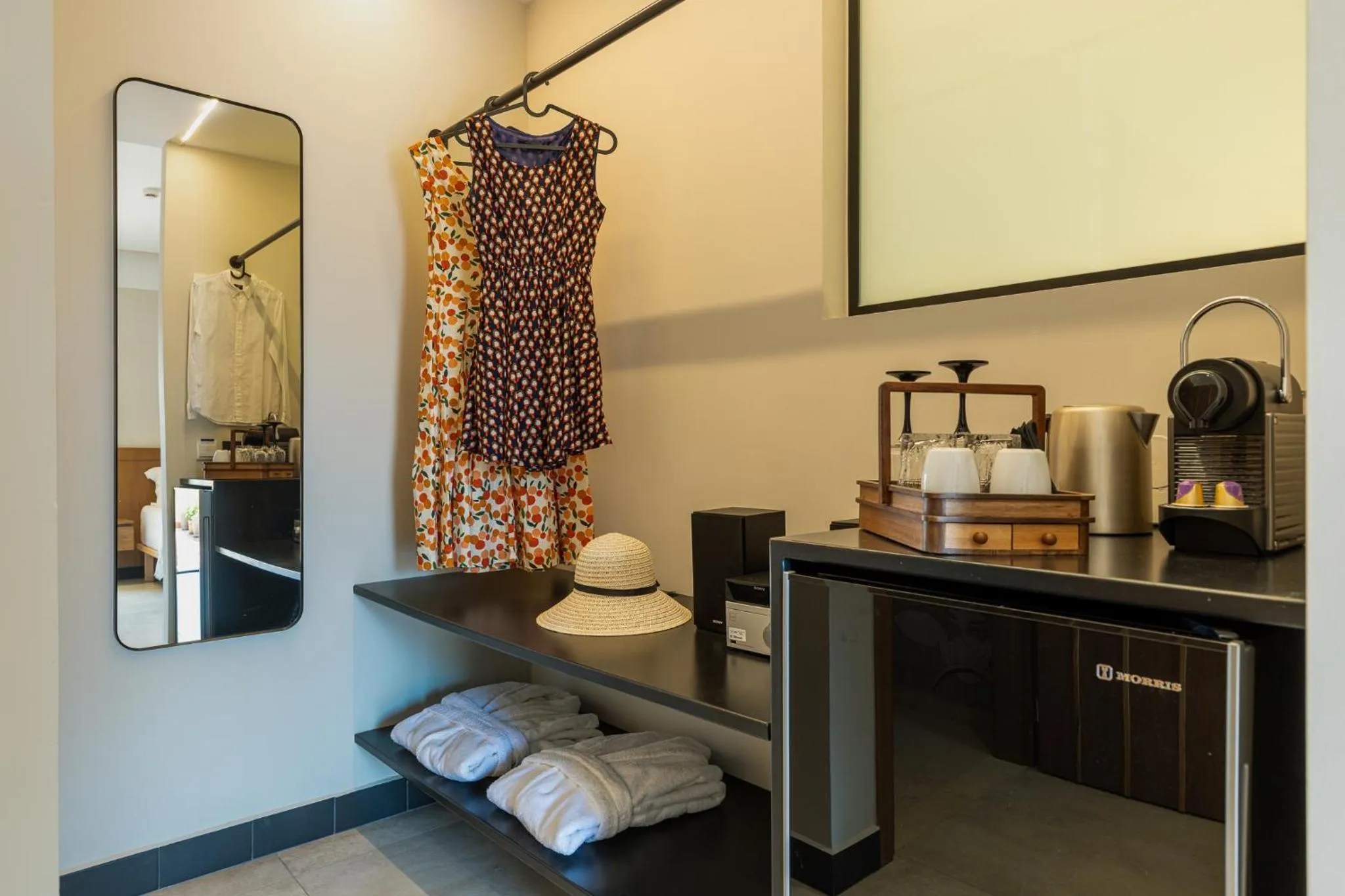 Coffee/tea facilities in Flâneur