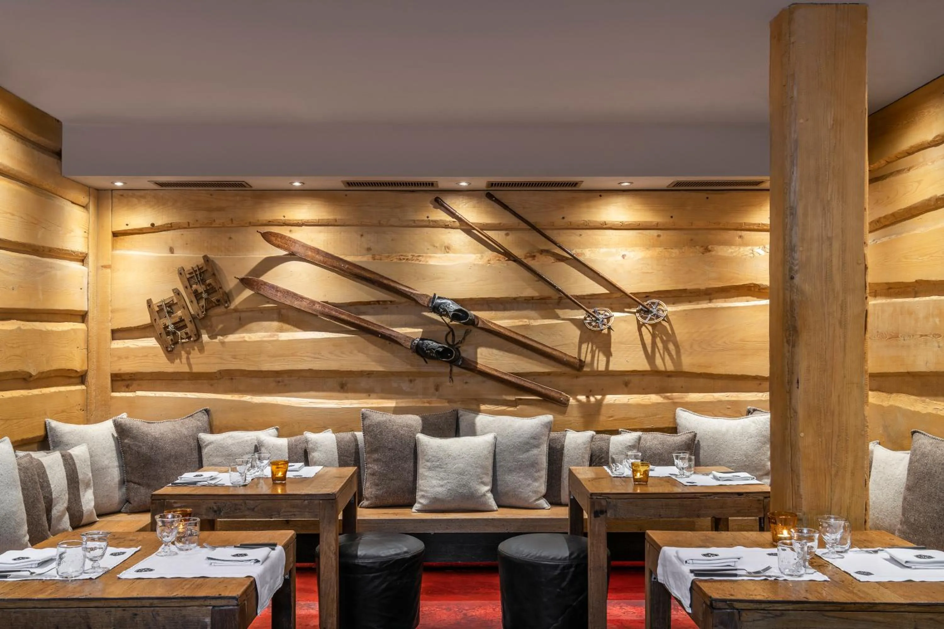 Restaurant/places to eat in Unique Hotel Post