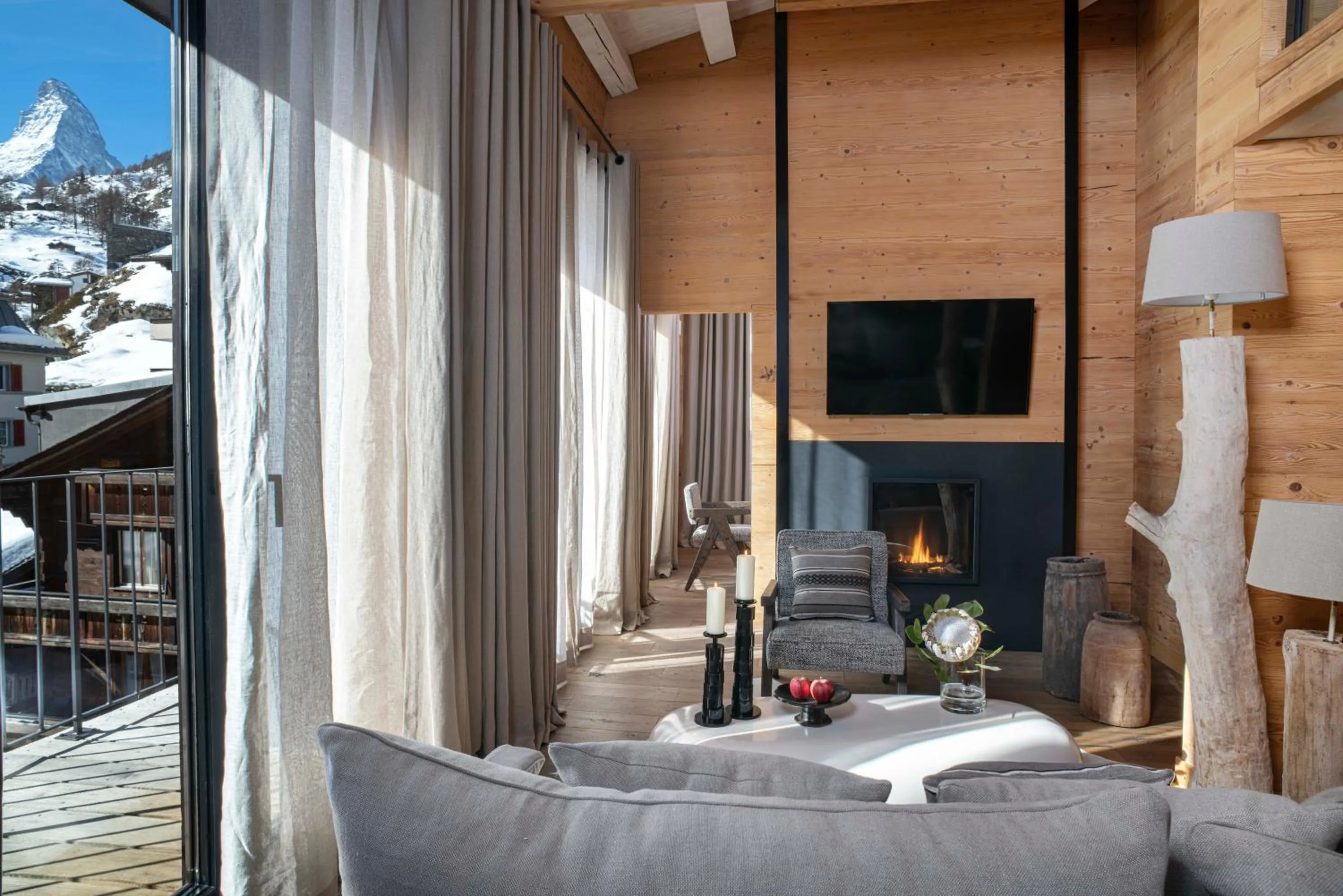 TV and multimedia in Unique Hotel Post