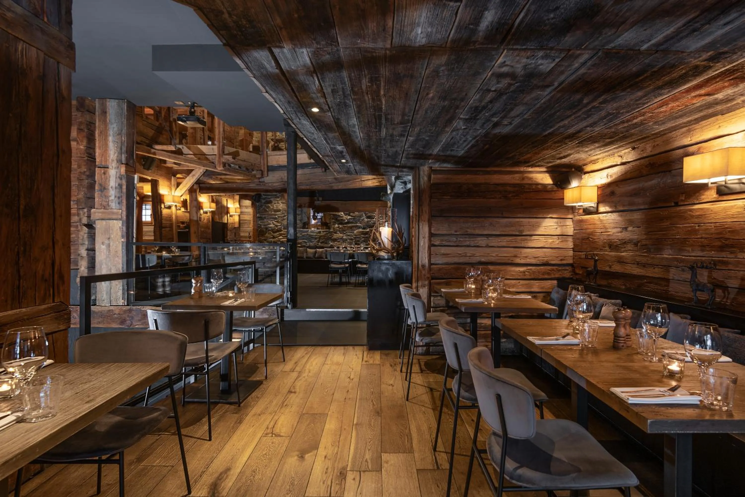 Restaurant/places to eat in Unique Hotel Post