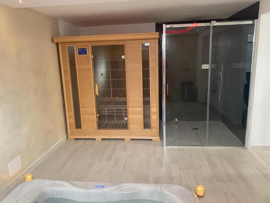 Hot Tub, Bathroom in B&B Villa Terranova