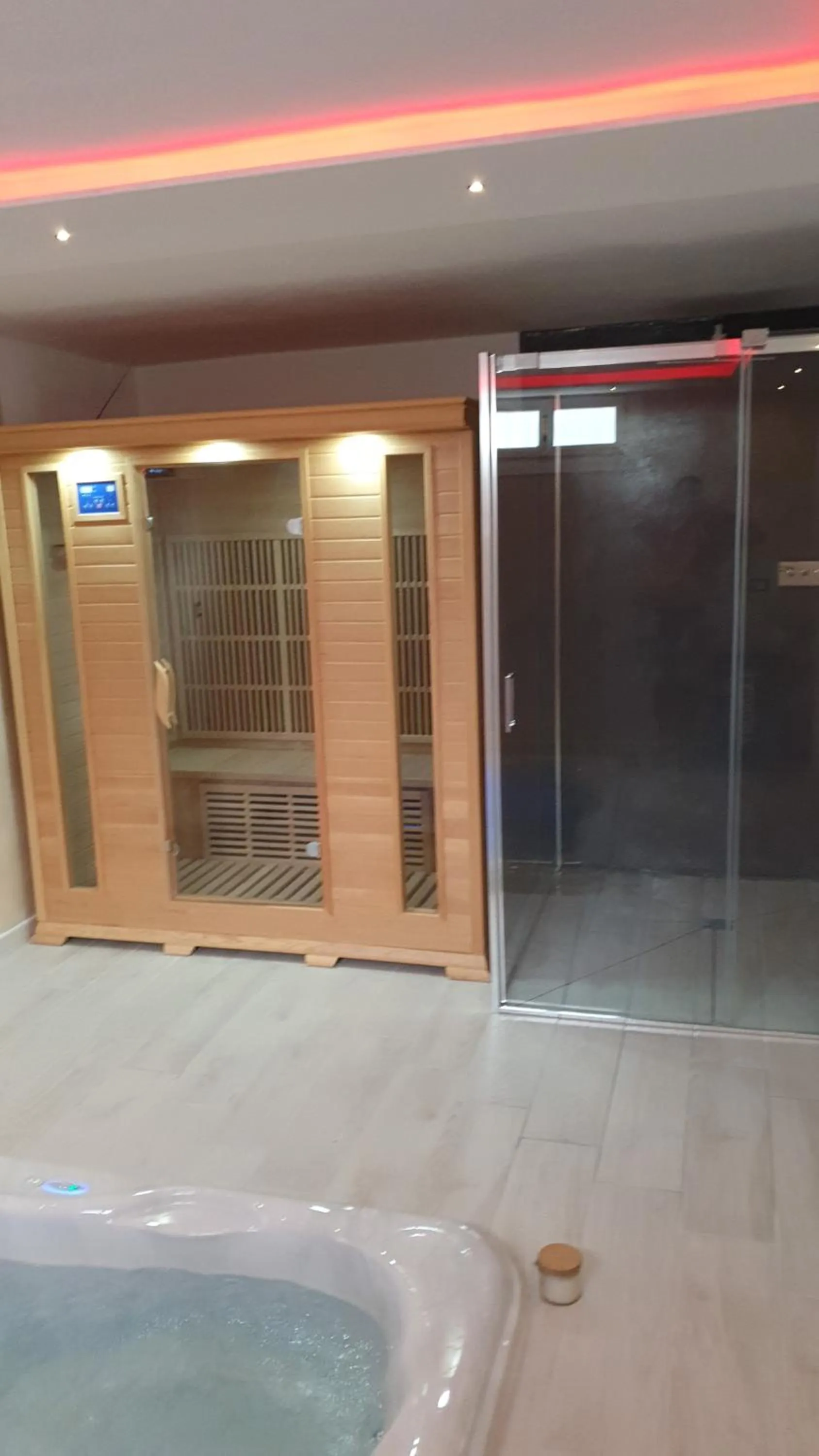 Hot Tub, Bathroom in B&B Villa Terranova