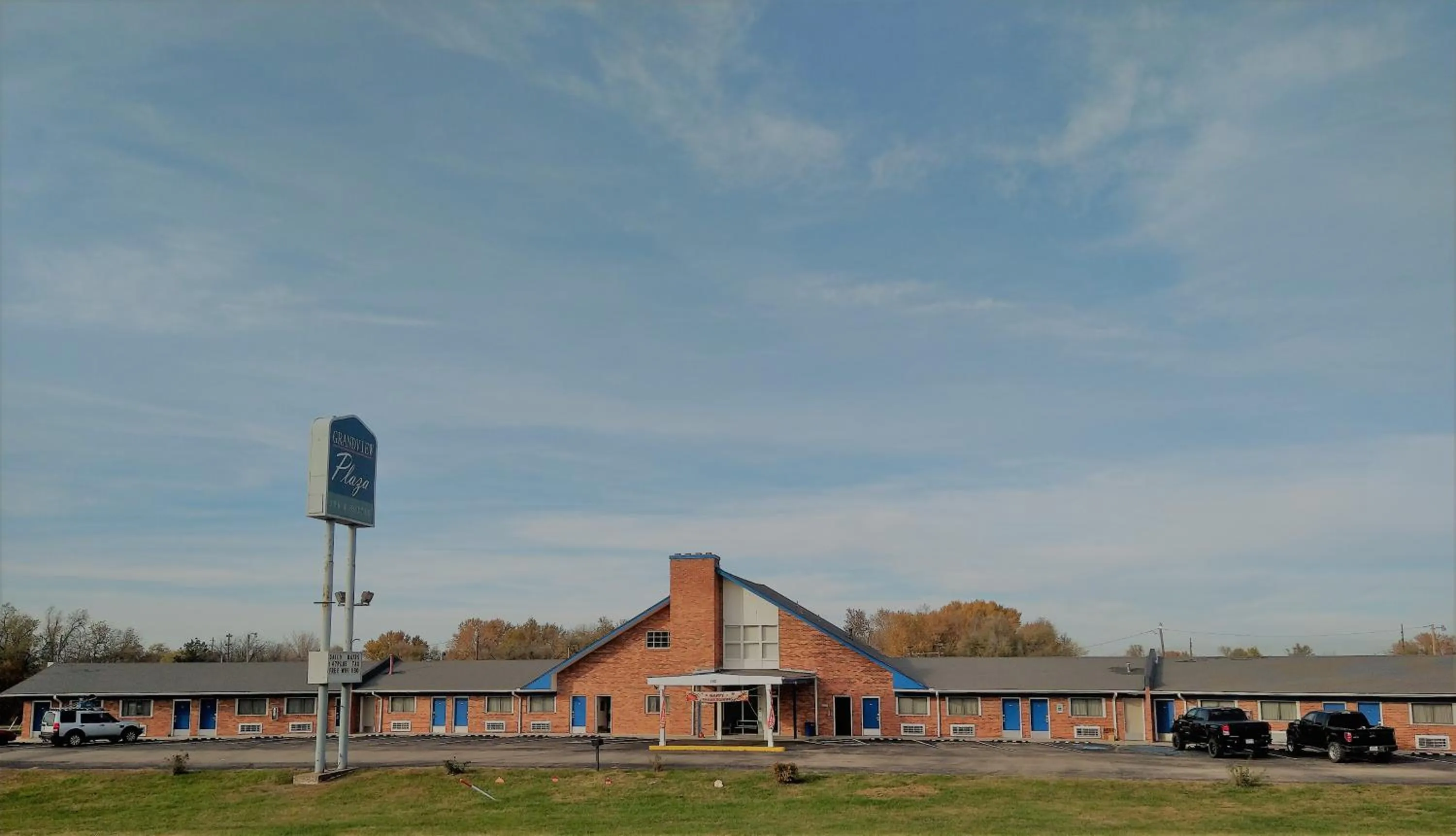 Property building in Grandview Plaza Inn
