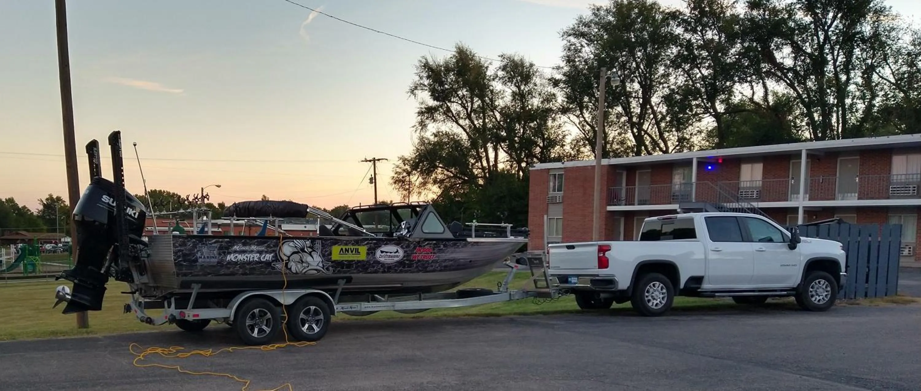 Parking in Grandview Plaza Inn