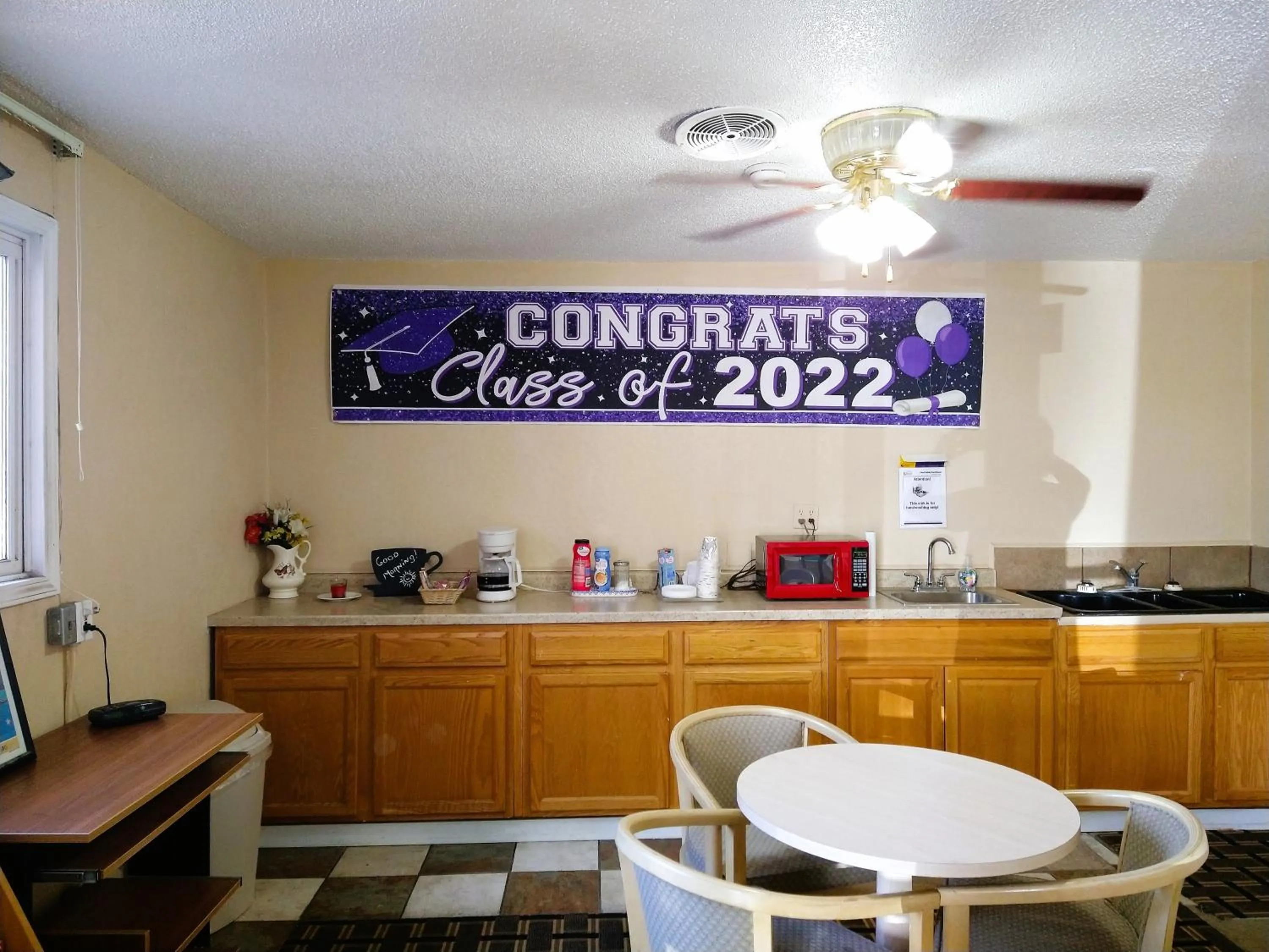 Coffee/tea facilities in Grandview Plaza Inn