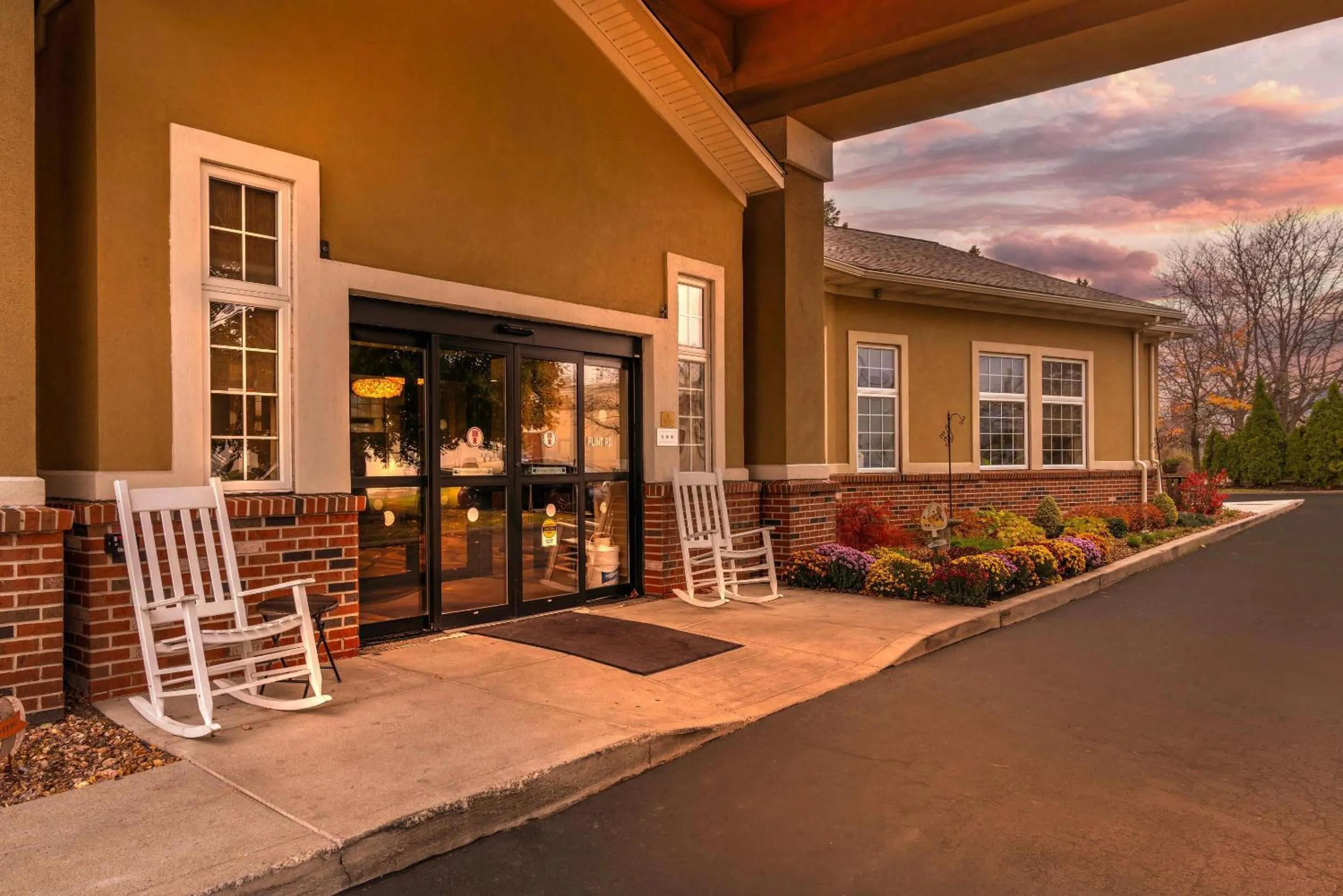 Property building in Comfort Inn University