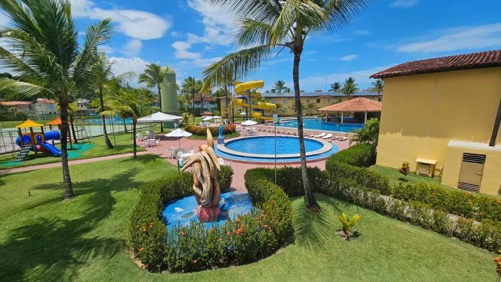 Pool view in JL Temporadas - Quarto Portobello Park Hotel
