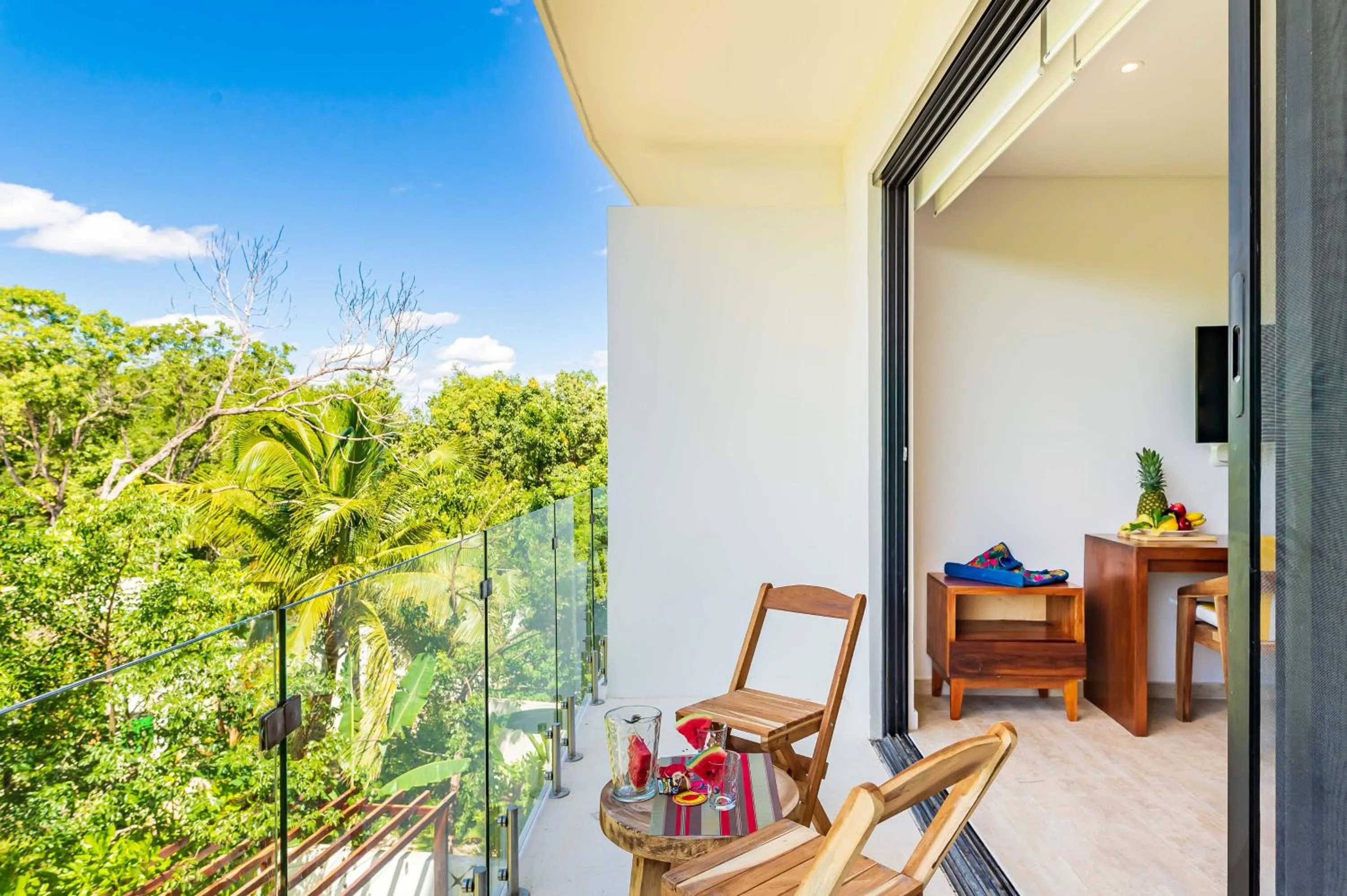 Balcony/Terrace in Central Park Lagunas by Sandy Powerful