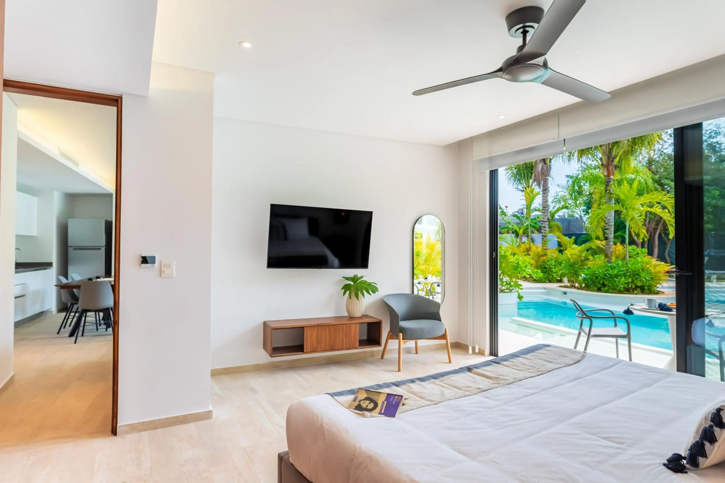 Bedroom in Central Park Lagunas by Sandy Powerful