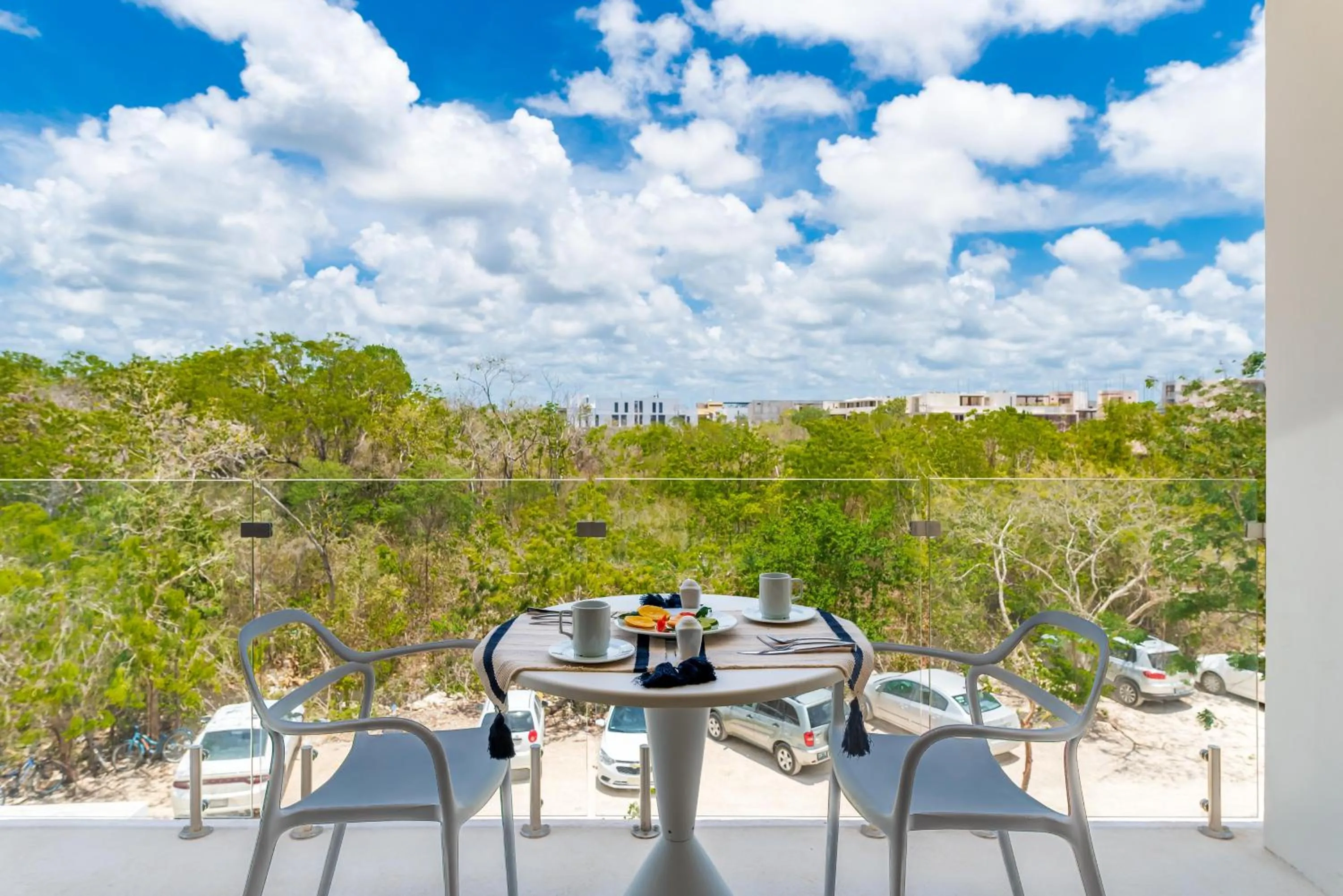 Balcony/Terrace in Central Park Lagunas by Sandy Powerful