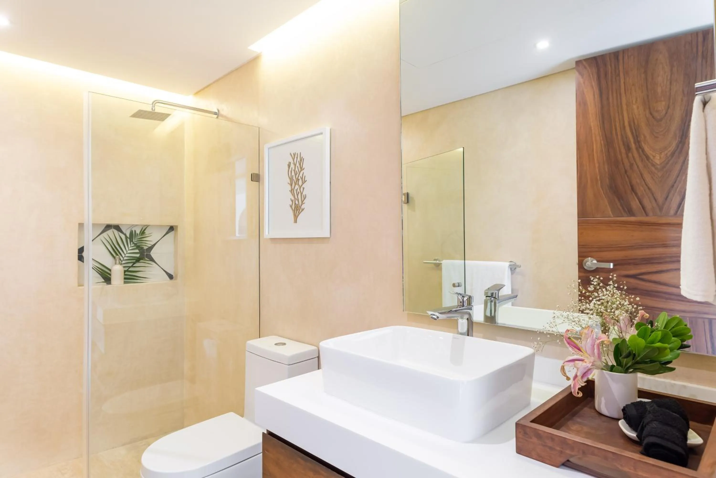 Toilet in Central Park Lagunas by Sandy Powerful