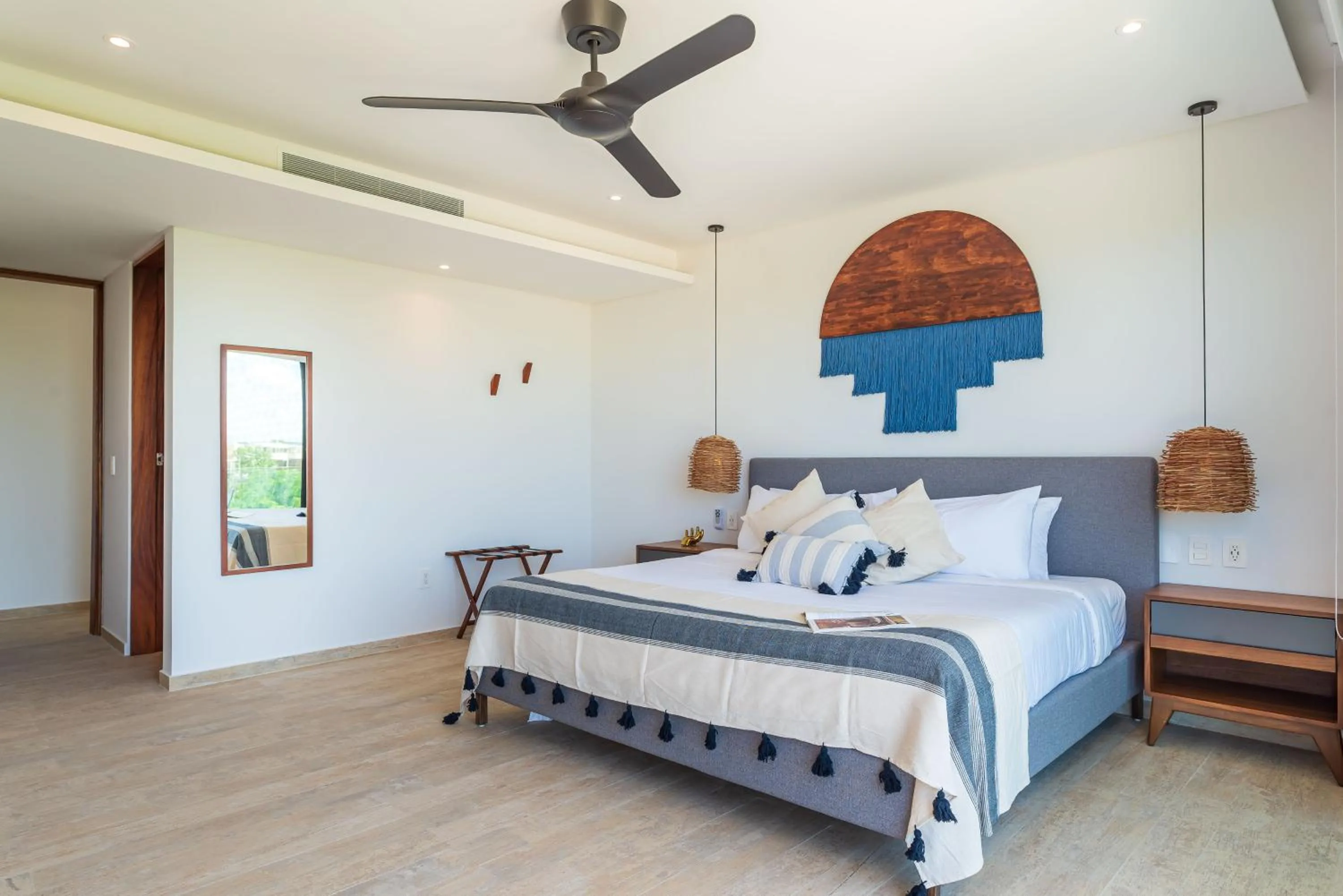 Bedroom, Bed in Central Park Lagunas by Sandy Powerful