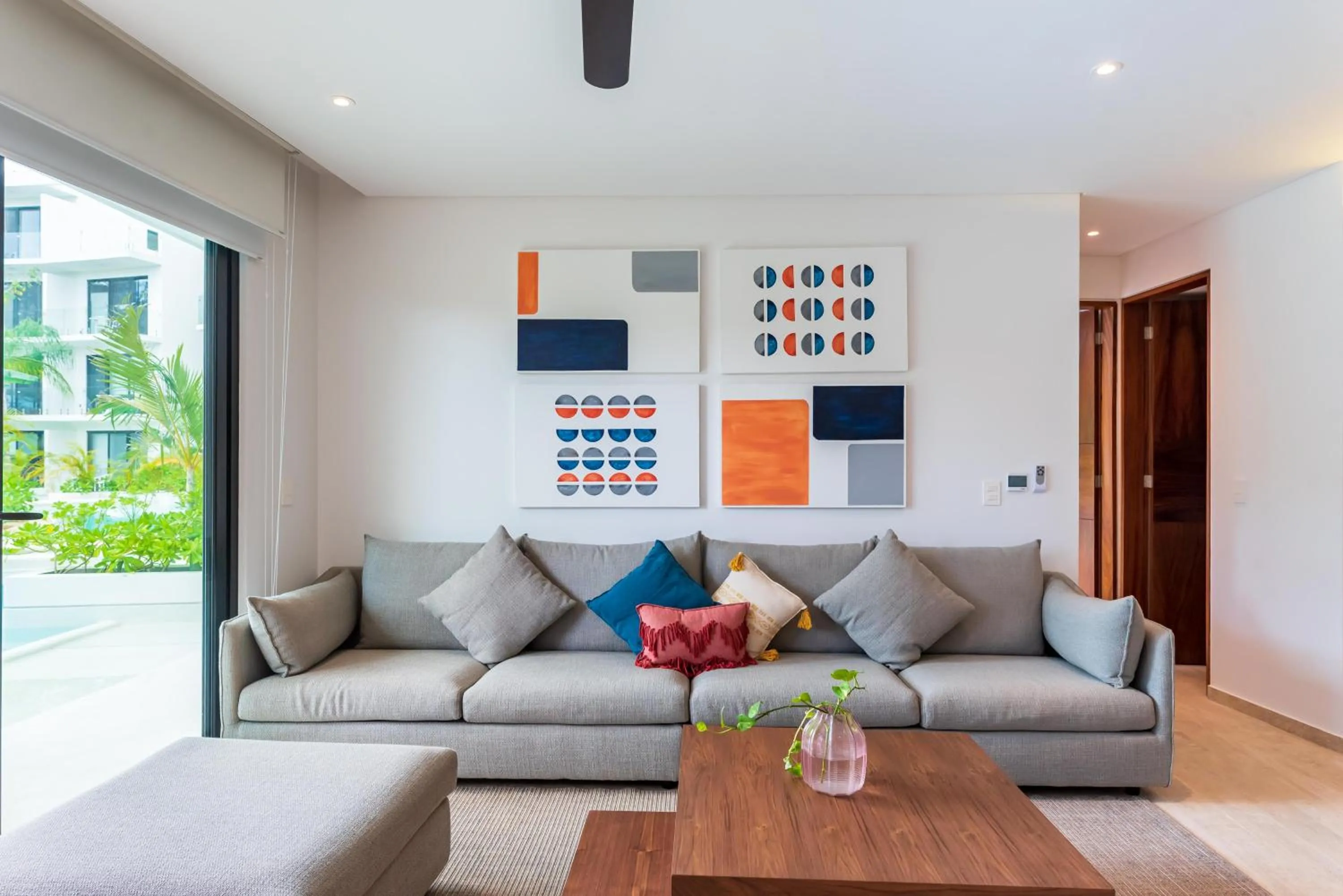 Living room in Central Park Lagunas by Sandy Powerful