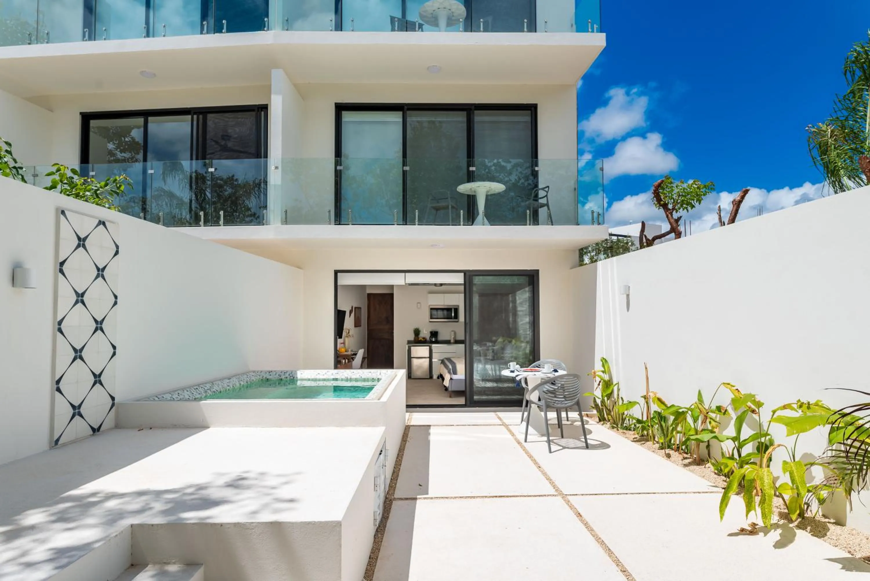 Patio in Central Park Lagunas by Sandy Powerful