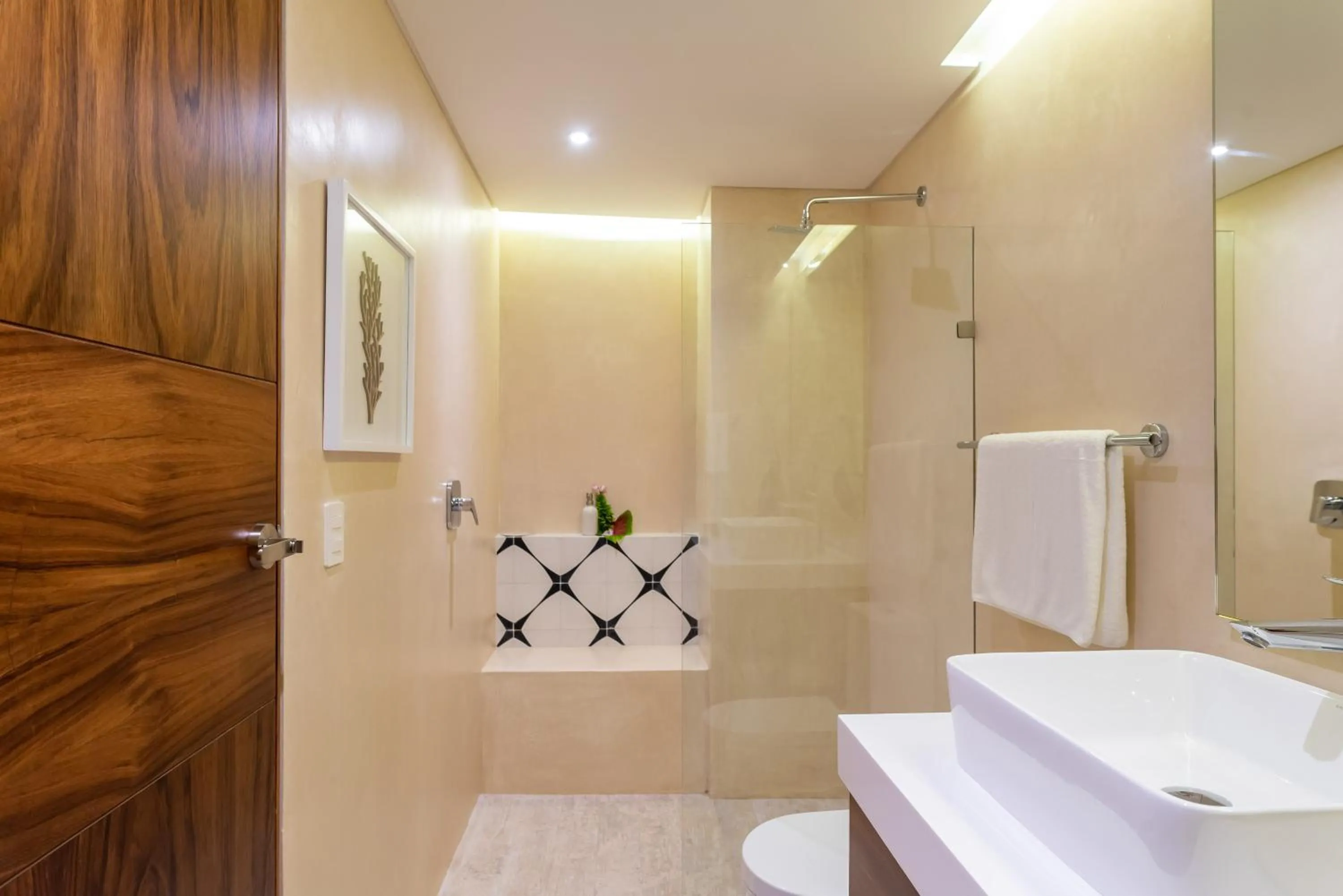 Bathroom in Central Park Lagunas by Sandy Powerful