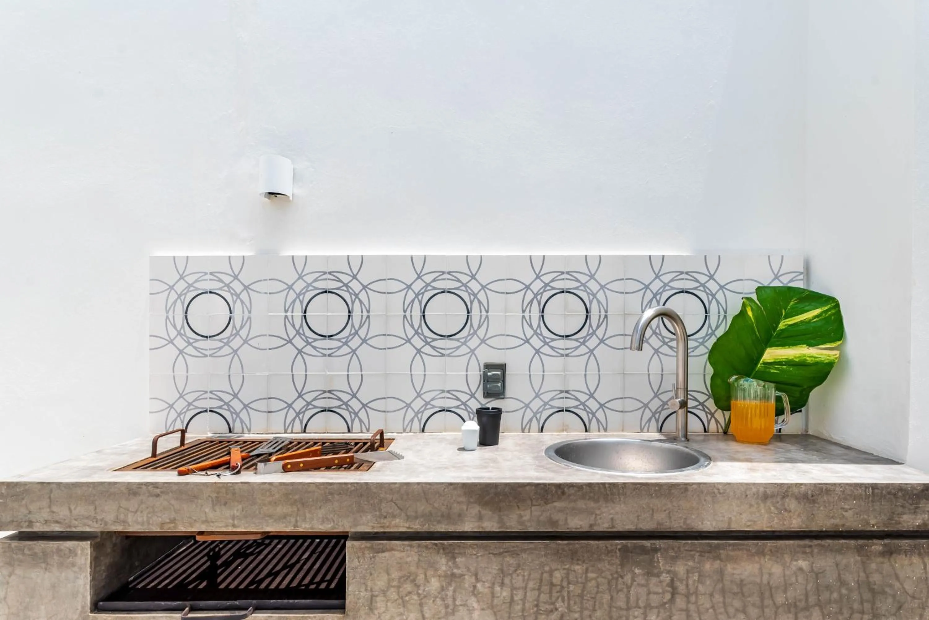 Kitchen or kitchenette in Central Park Lagunas by Sandy Powerful