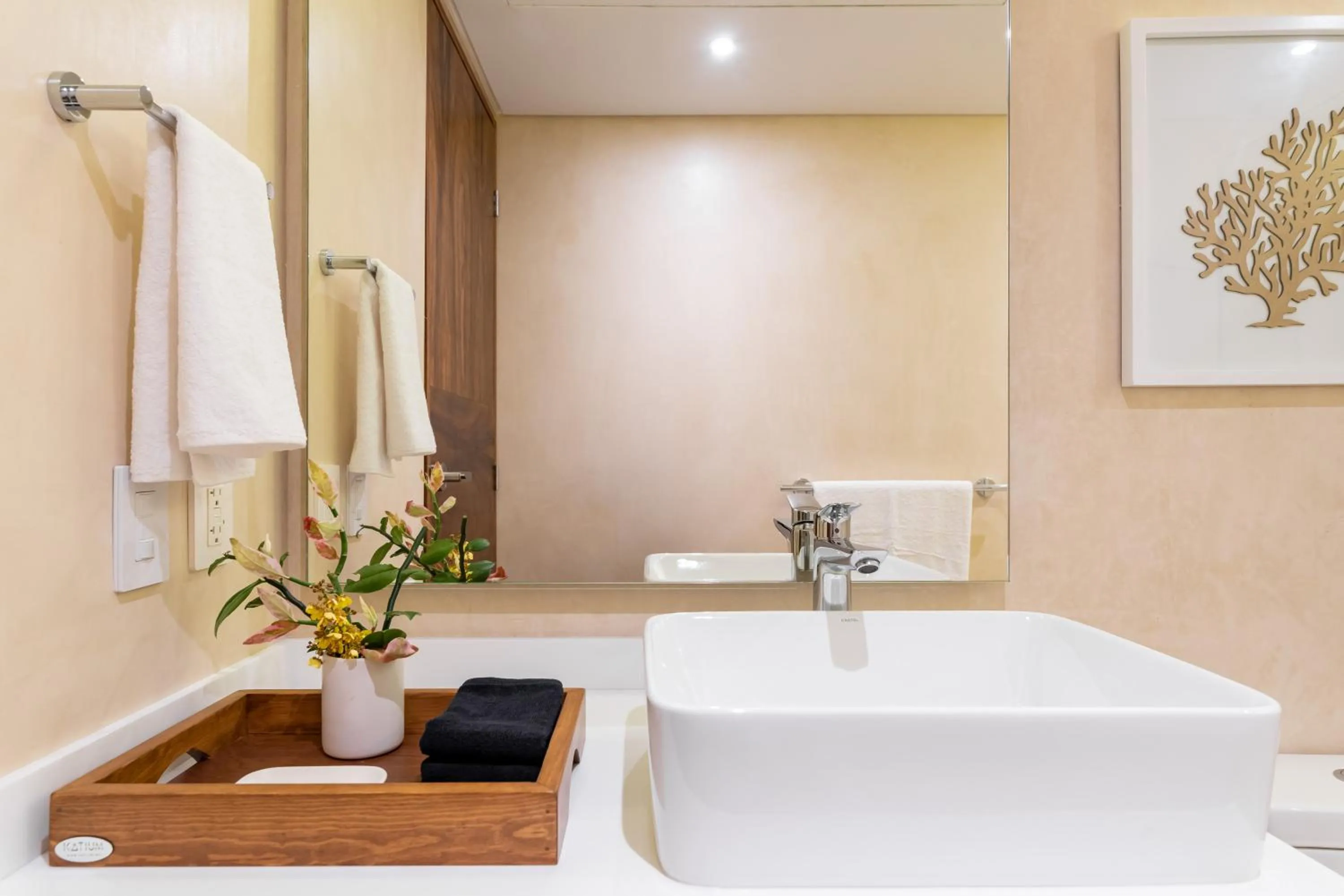 Bathroom in Central Park Lagunas by Sandy Powerful