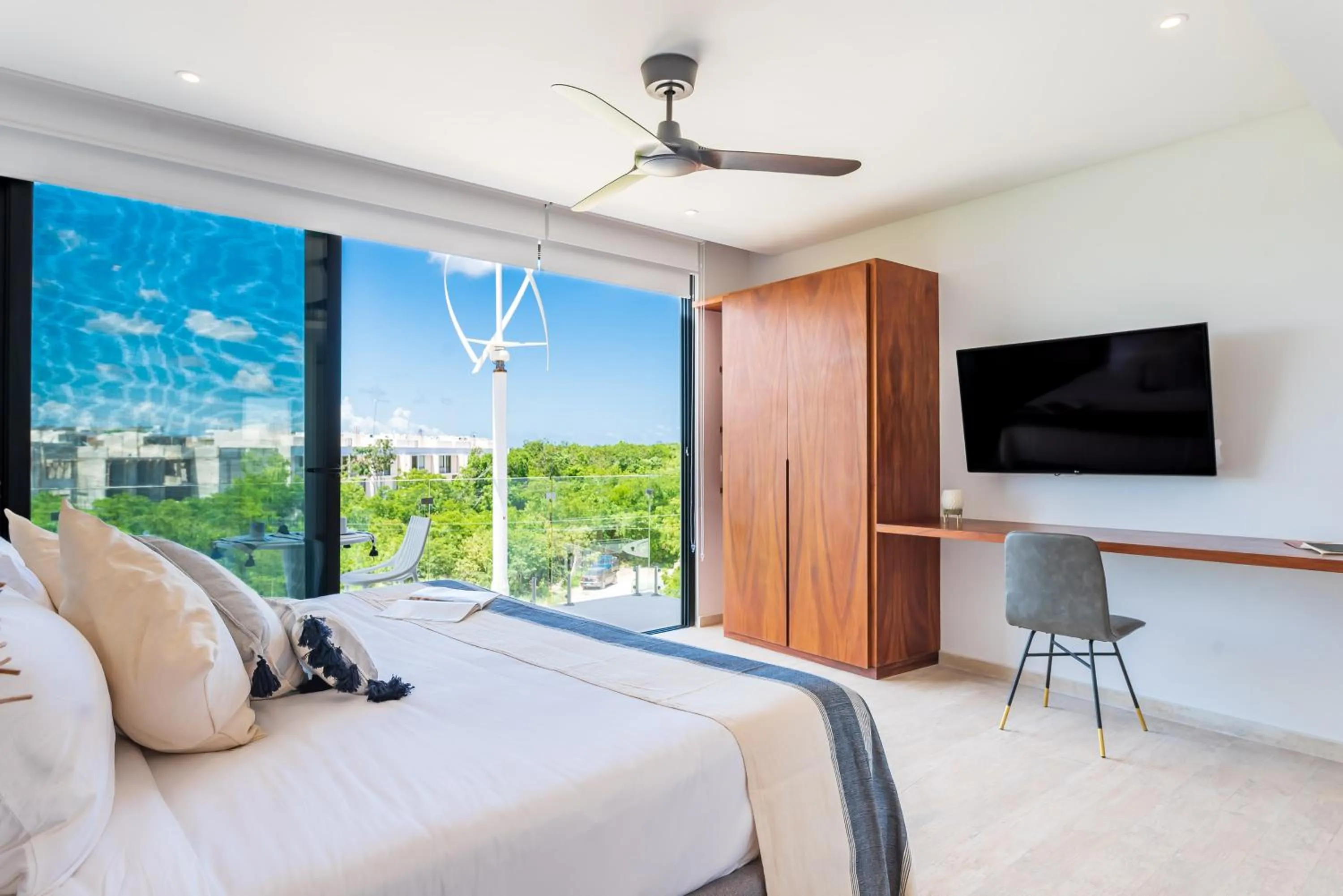 TV and multimedia in Central Park Lagunas by Sandy Powerful