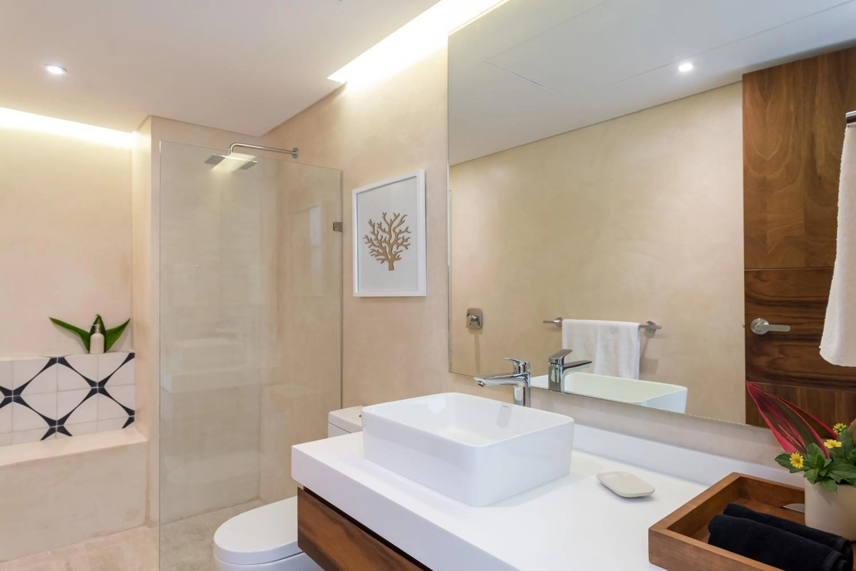 Bathroom in Central Park Lagunas by Sandy Powerful